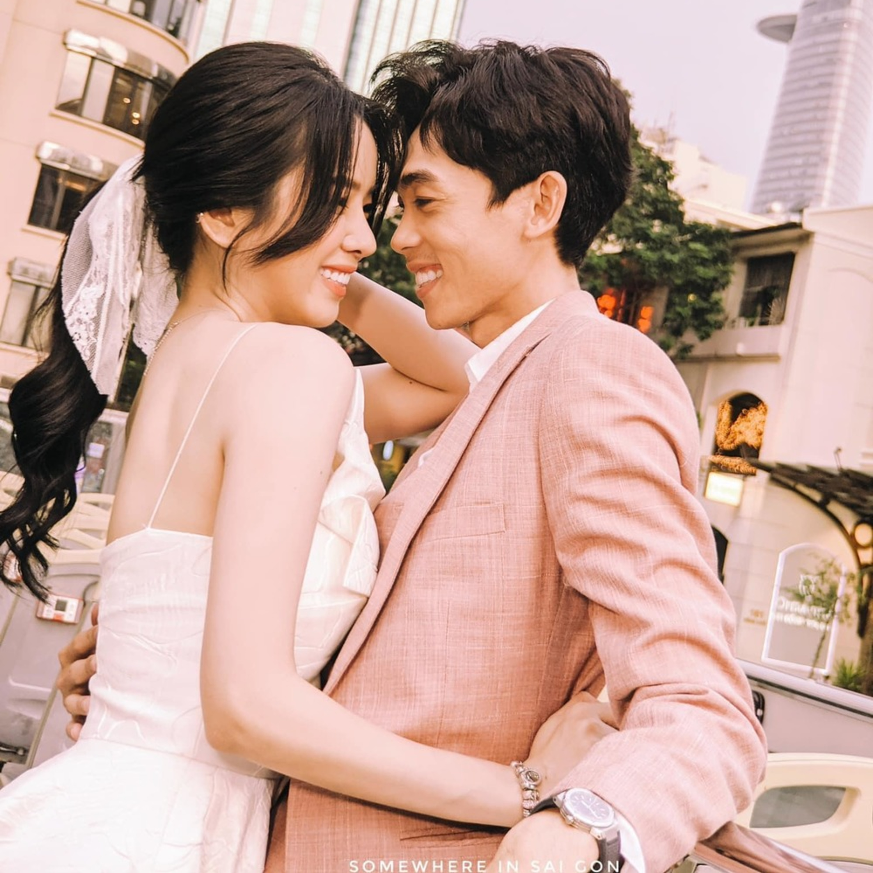 Hồng Thanh - Quán quân Cười xuyên Việt là “bản sao Hoài Linh” và mối tình ngọt ngào với DJ Mie episode artwork