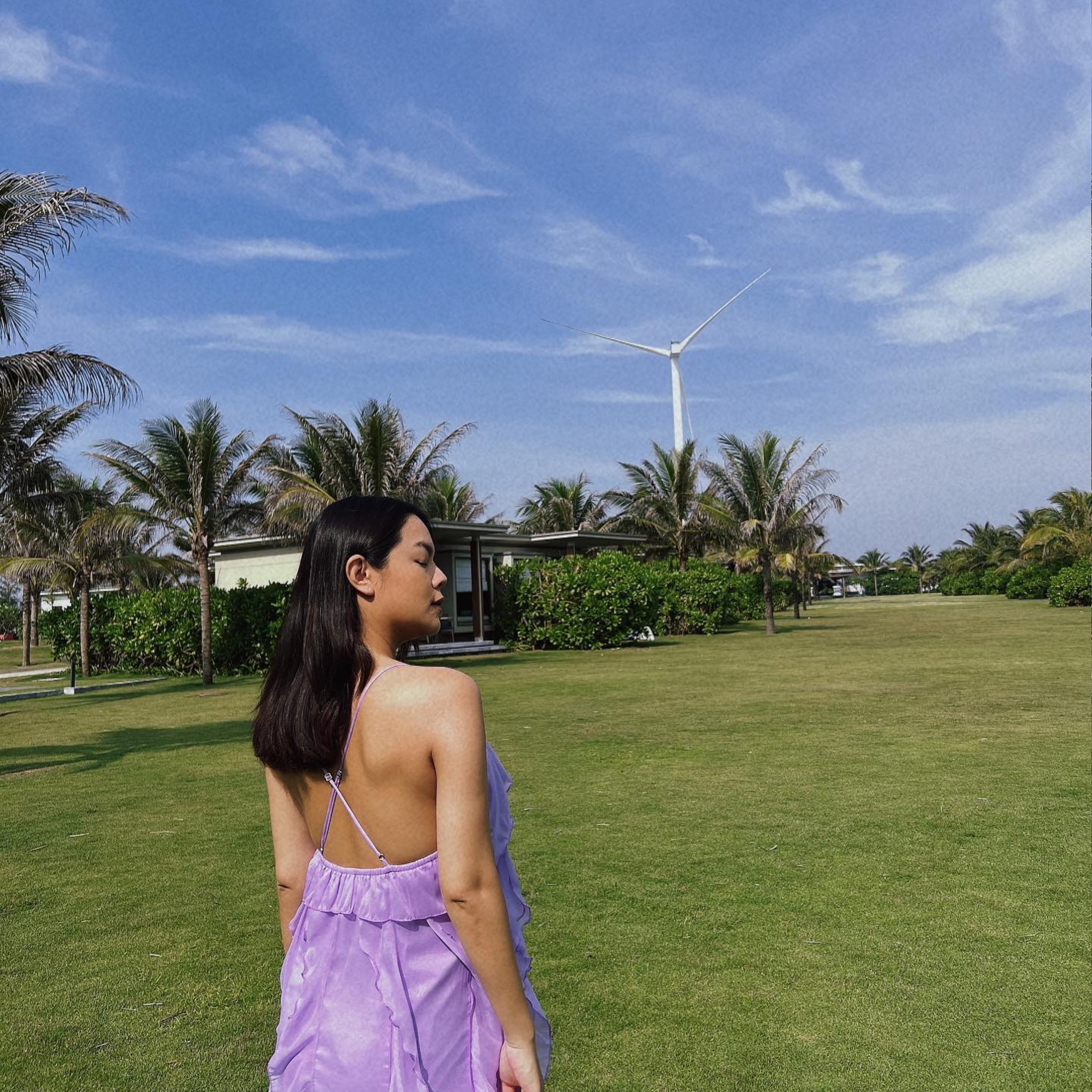 Phạm Quỳnh Anh 'quay lưng' với camera giấu bụng bầu nhưng bằng chứng mang thai quá lộ liễu episode artwork