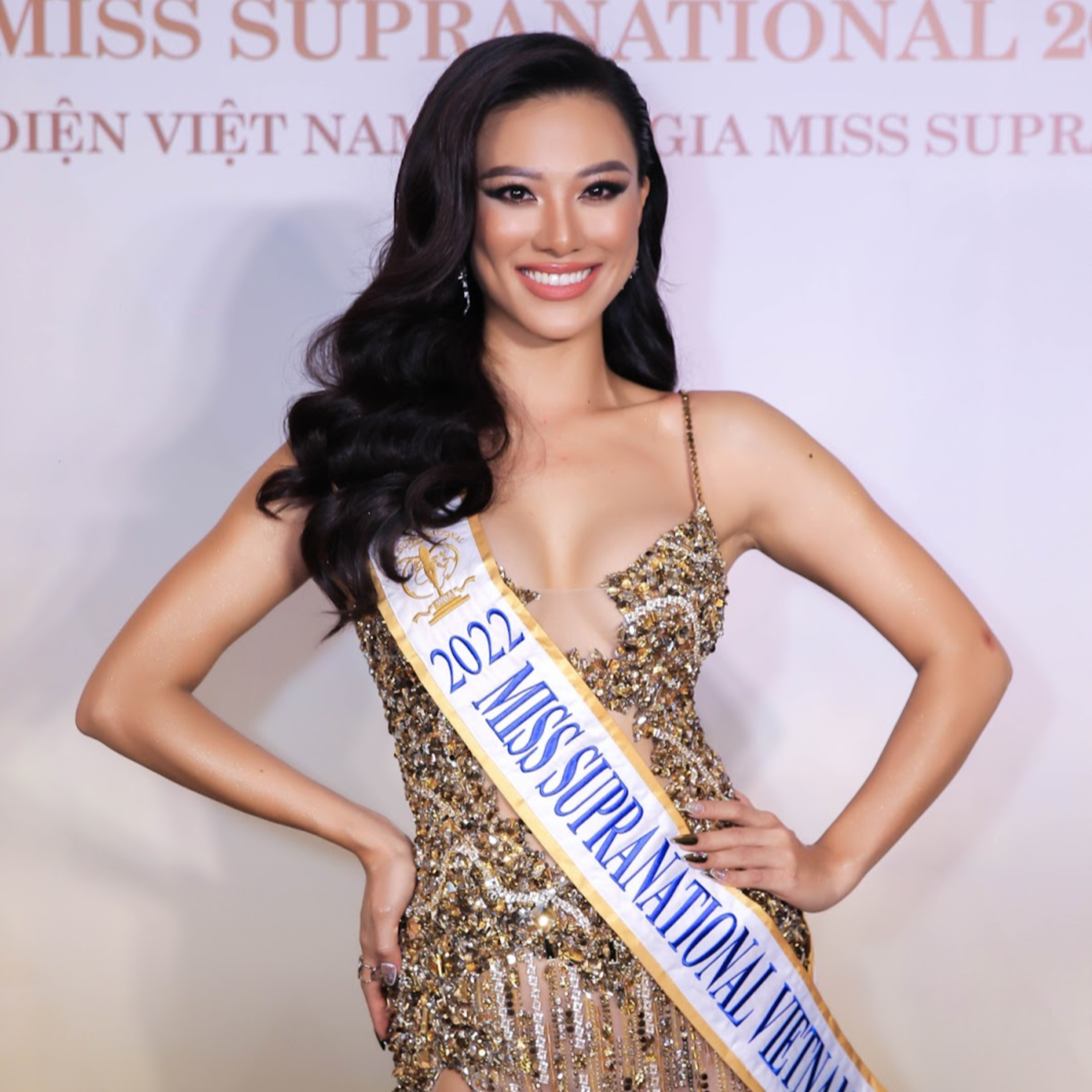 Á hậu Kim Duyên sẵn sàng chinh phục vương miện Miss Supranational, hé lộ NTK trang phục dạ hội episode artwork