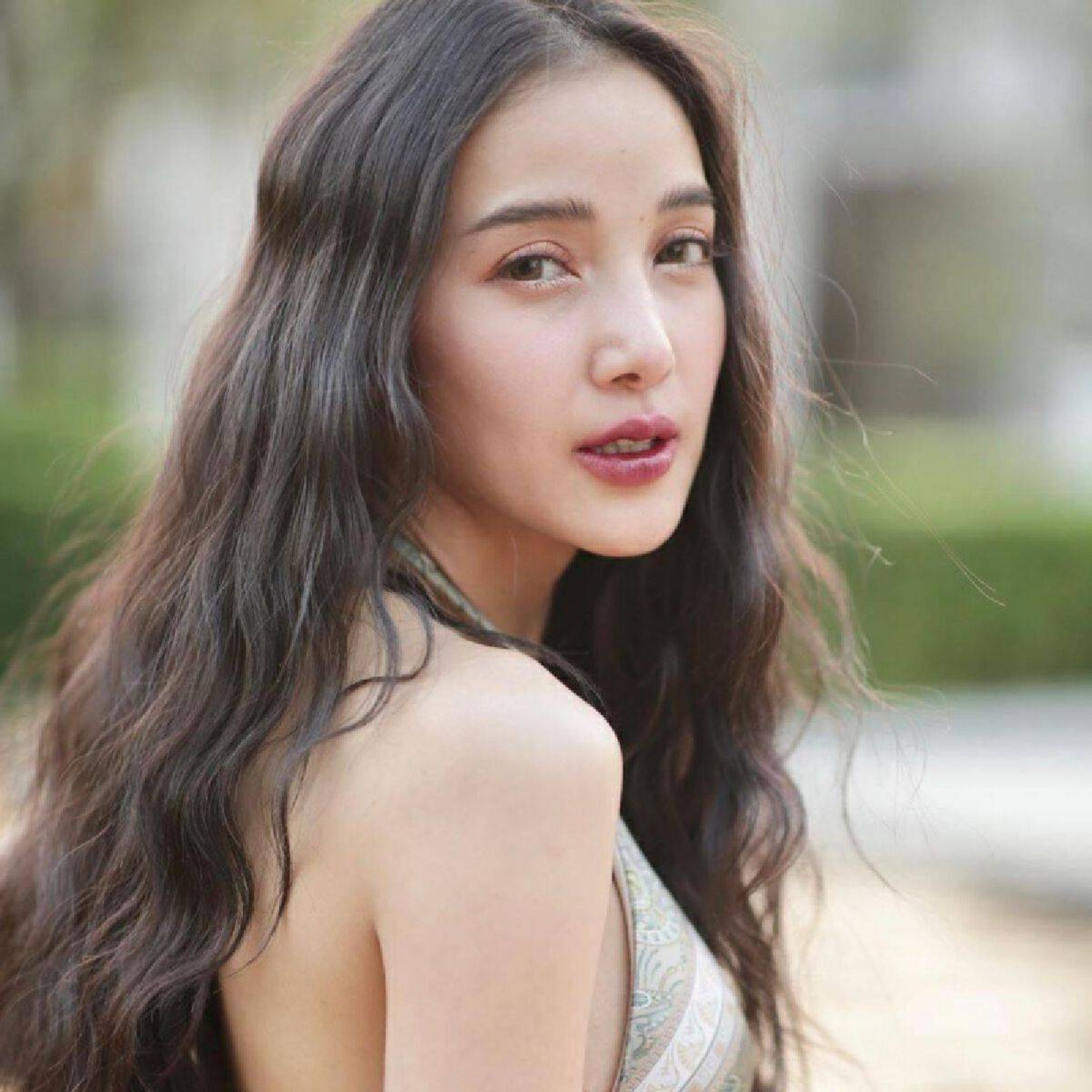 Pat Napapa: Đời tư bi kịch như phim, mẹ là bà nội, anh trai là bố ruột, chồng ở tù khi đang mang bầu episode artwork