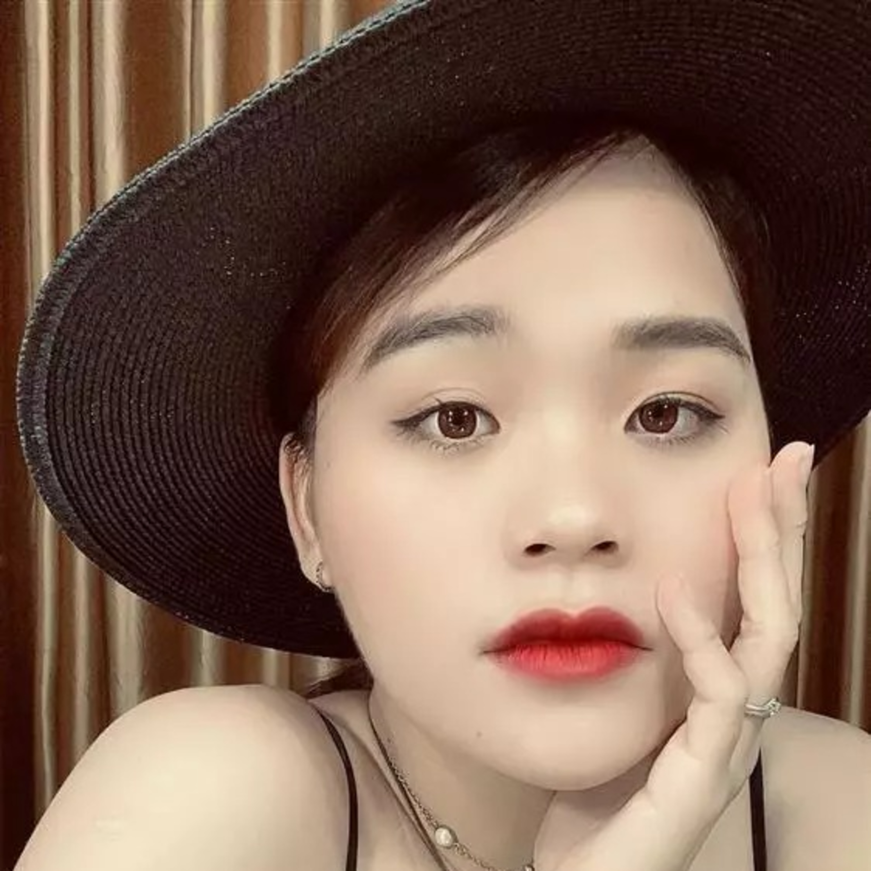 'Thánh sún' Thách Thức Danh Hài xuất hiện với thân hình 'đồ sộ' như hotgirl khiến nhiều anh mê mẩn  episode artwork
