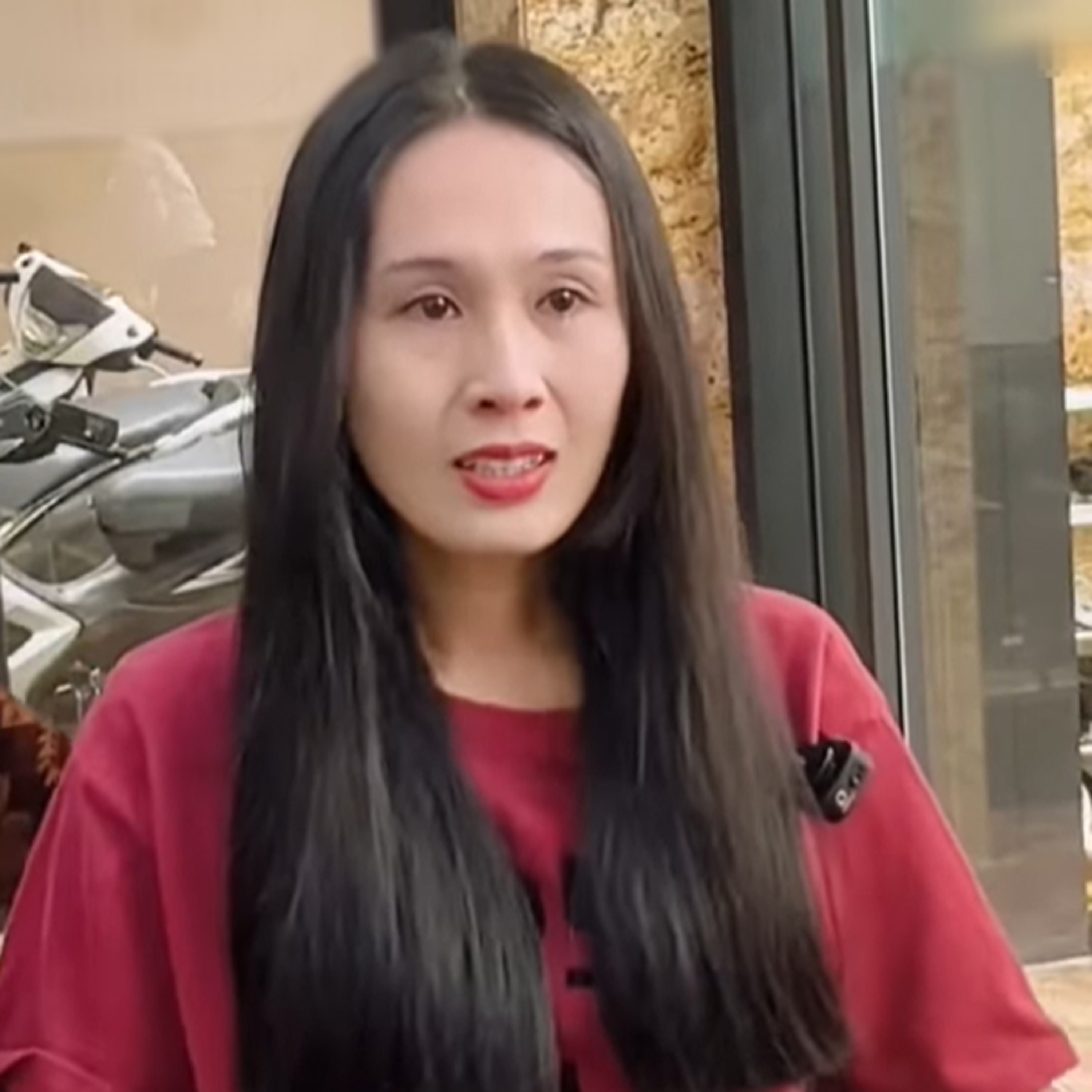 Cô gái cắt phăng mái tóc nuôi 15 năm để tặng cho bệnh nhân ung thư, thợ tóc nhắn nhủ khiến CĐM rơi nước mắt episode artwork