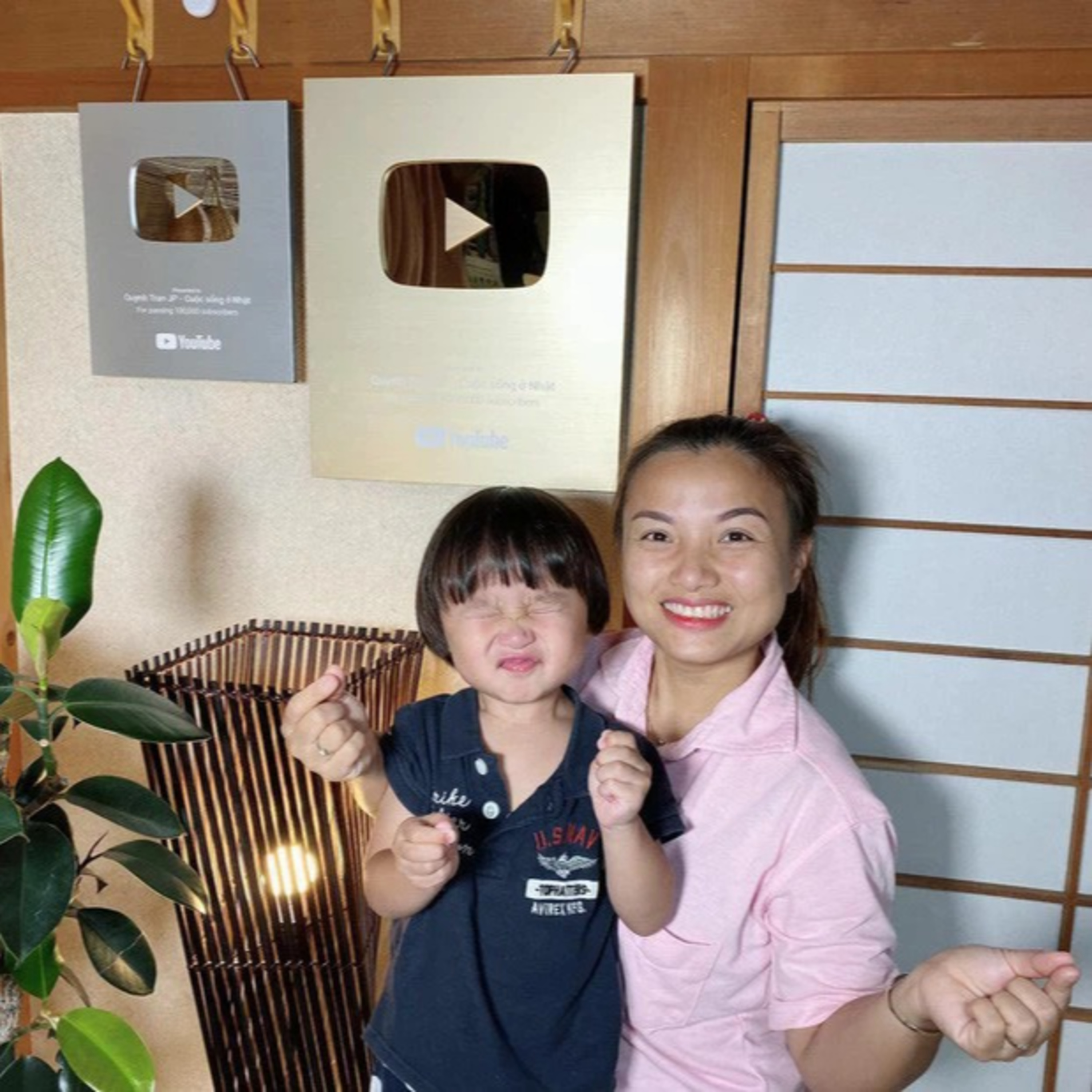 Quỳnh Trần JP dạy bé Sa nói tiếng Việt siêu đáng yêu, nhóc tỳ nhà Youtuber Việt kiều khác thì sao? episode artwork
