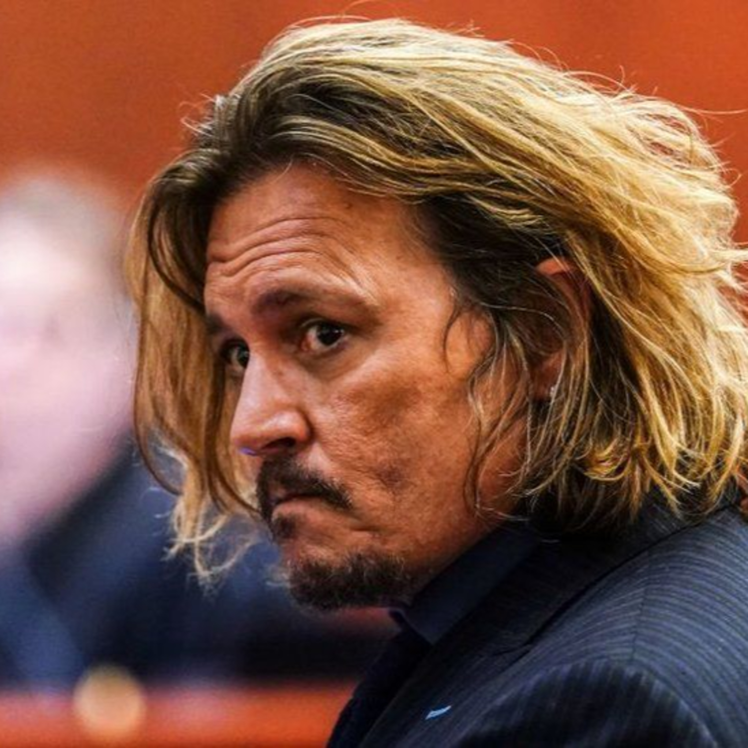 Greg Ellis ủng hộ Johnny Depp, vạch mặt Amber Heard: ‘Trong ngành giải trí ai cũng ghét' episode artwork