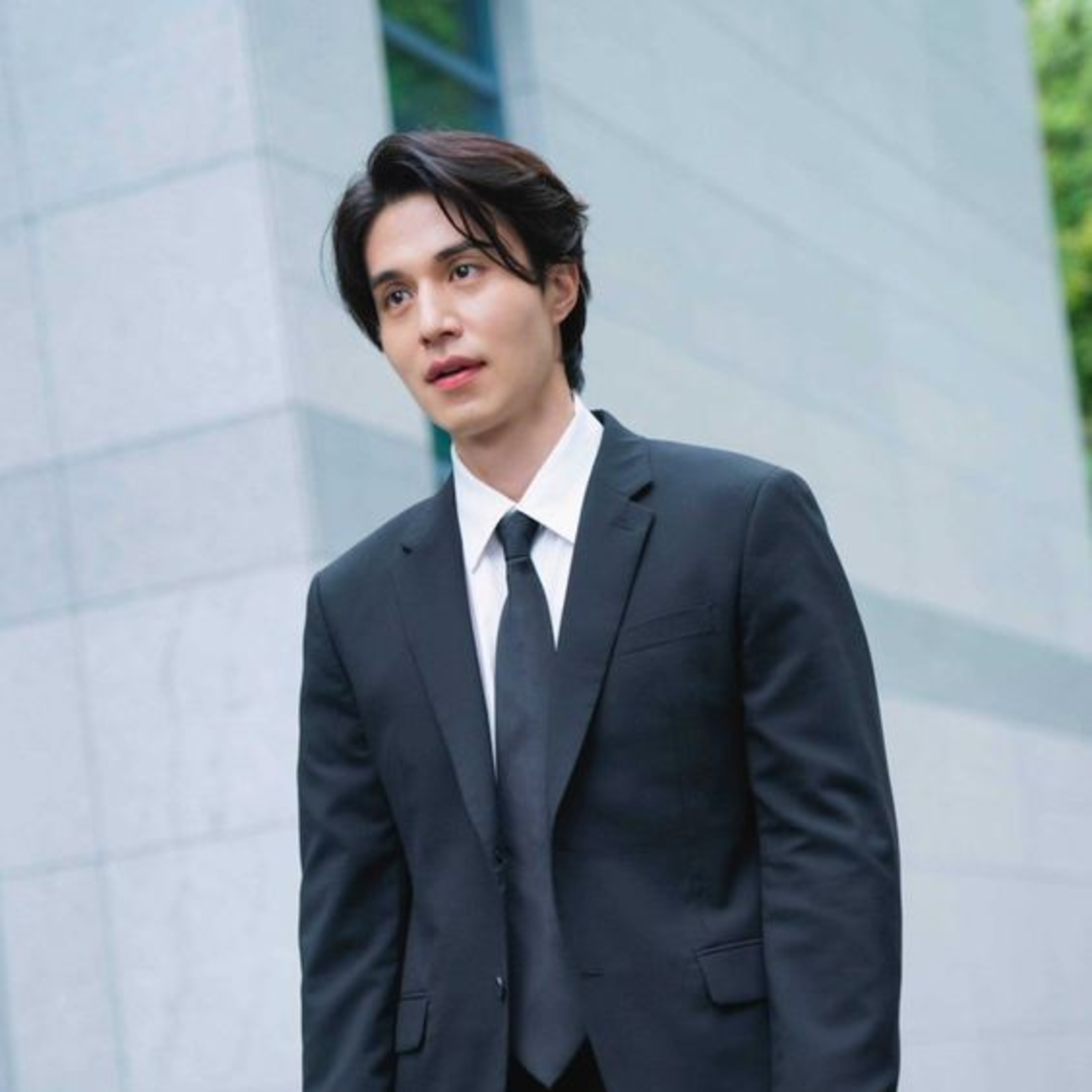 Lee Dong Wook bất ngờ thông báo dự định kết hôn, ấn định thời gian trở thành 'chồng người ta' episode artwork