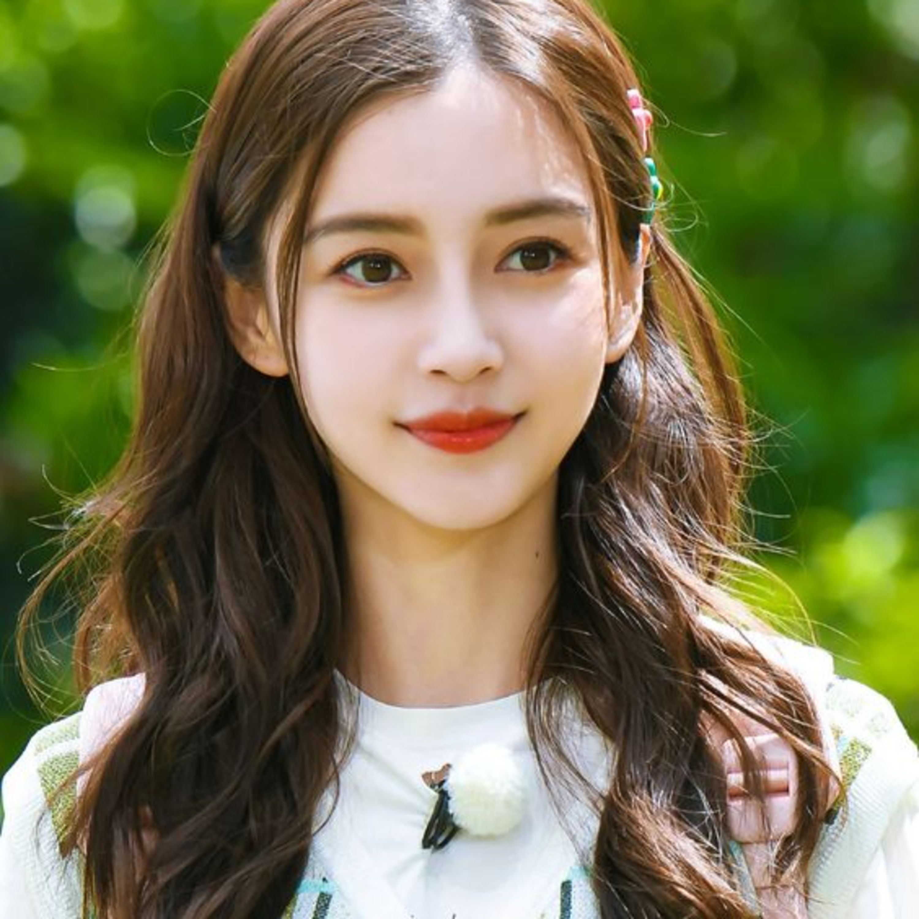 Angelababy hậu ly hôn Huỳnh Hiểu Minh: Giải thể loạt công ty, sự nghiệp ảm đạm, danh tiếng sa sút episode artwork
