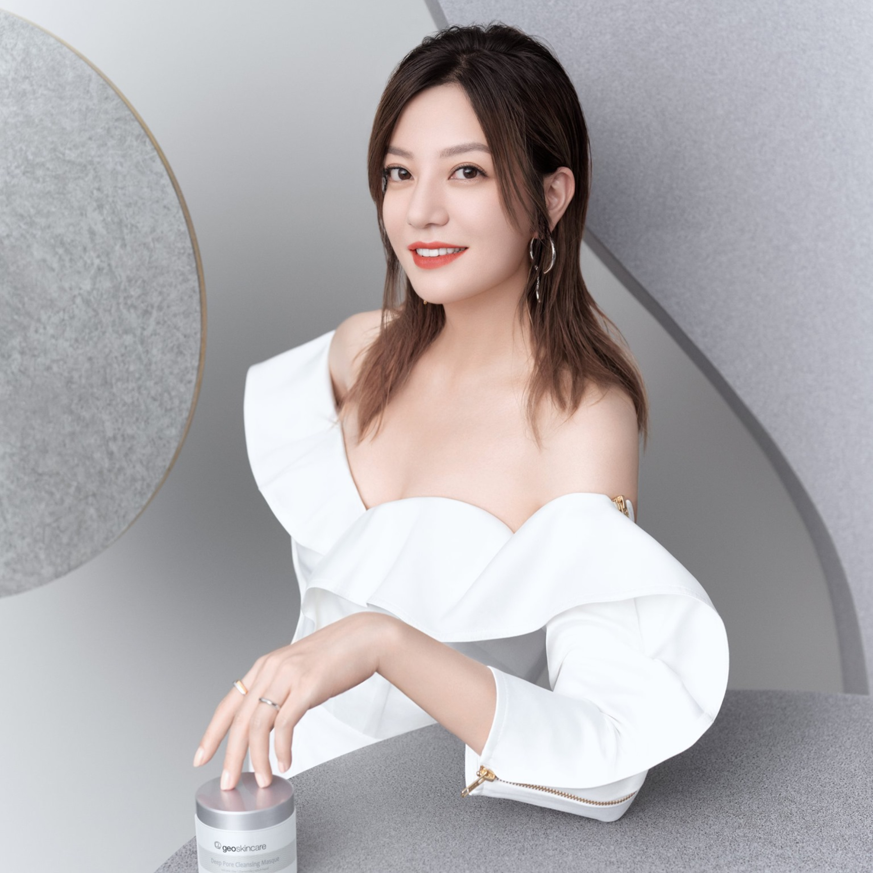 Triệu Vy sống sao sau một năm bị cấm sóng vì scandal chấn động? episode artwork