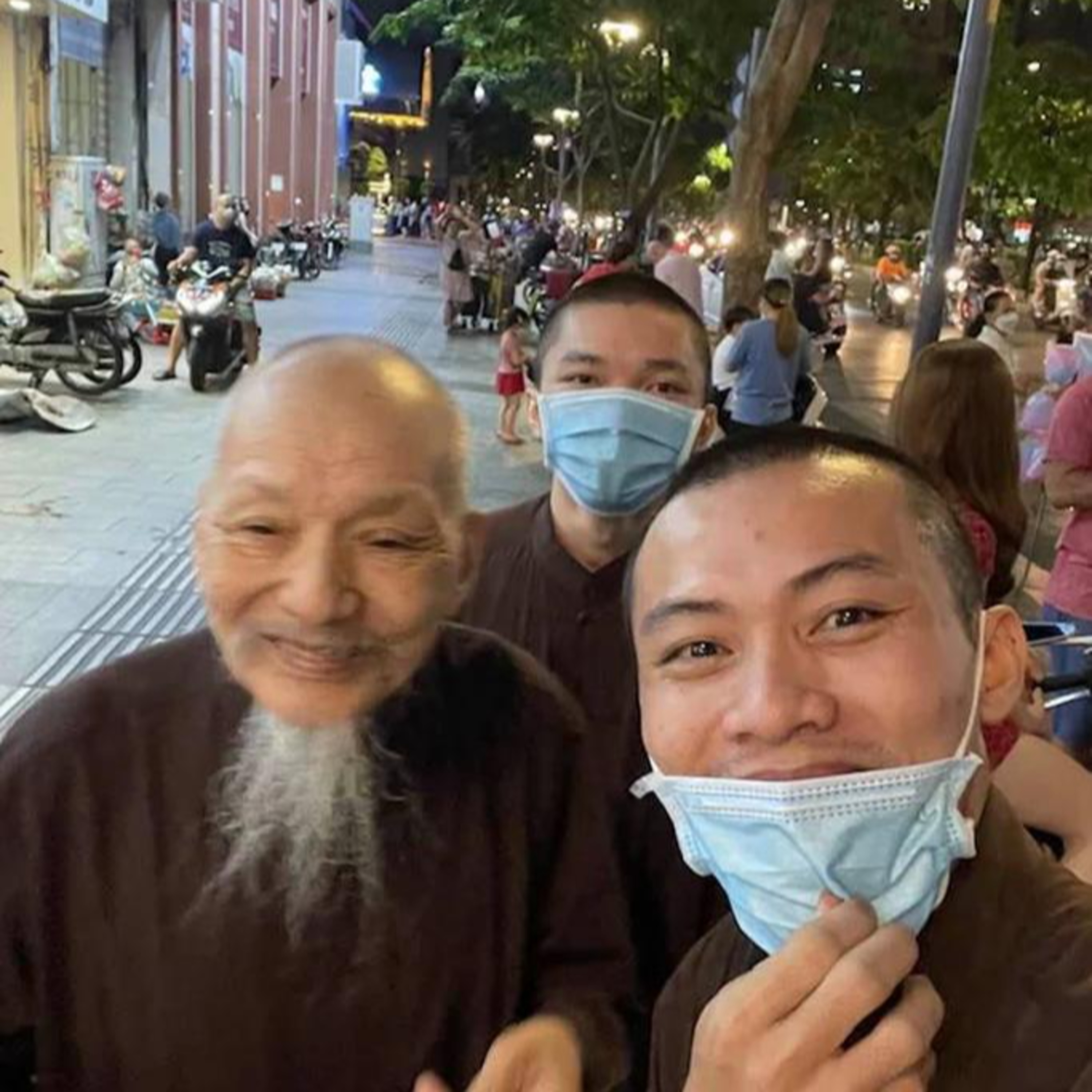 Vụ Tịnh thất Bồng Lai: 3 giả sư bị cúi đầu nhận tội, đều là con ruột của thầy ông nội và nhiều phụ nữ episode artwork