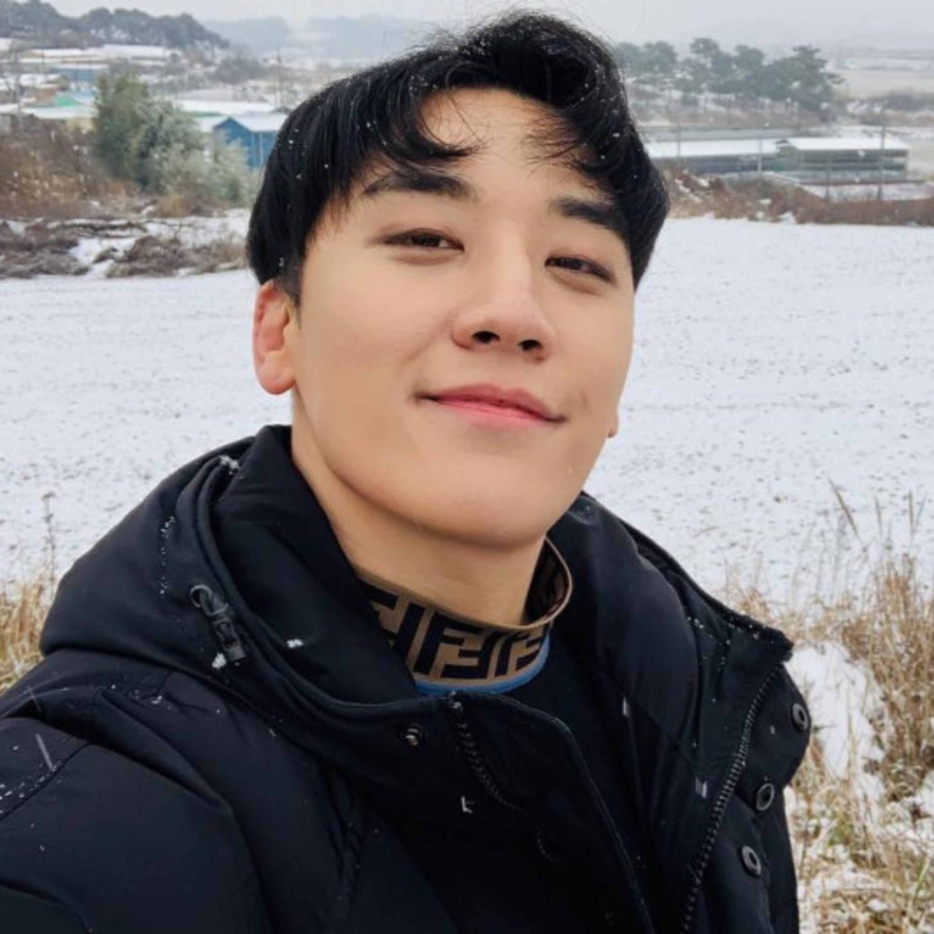 Seungri bị tuyên án 1 năm 6 tháng tù giam episode artwork