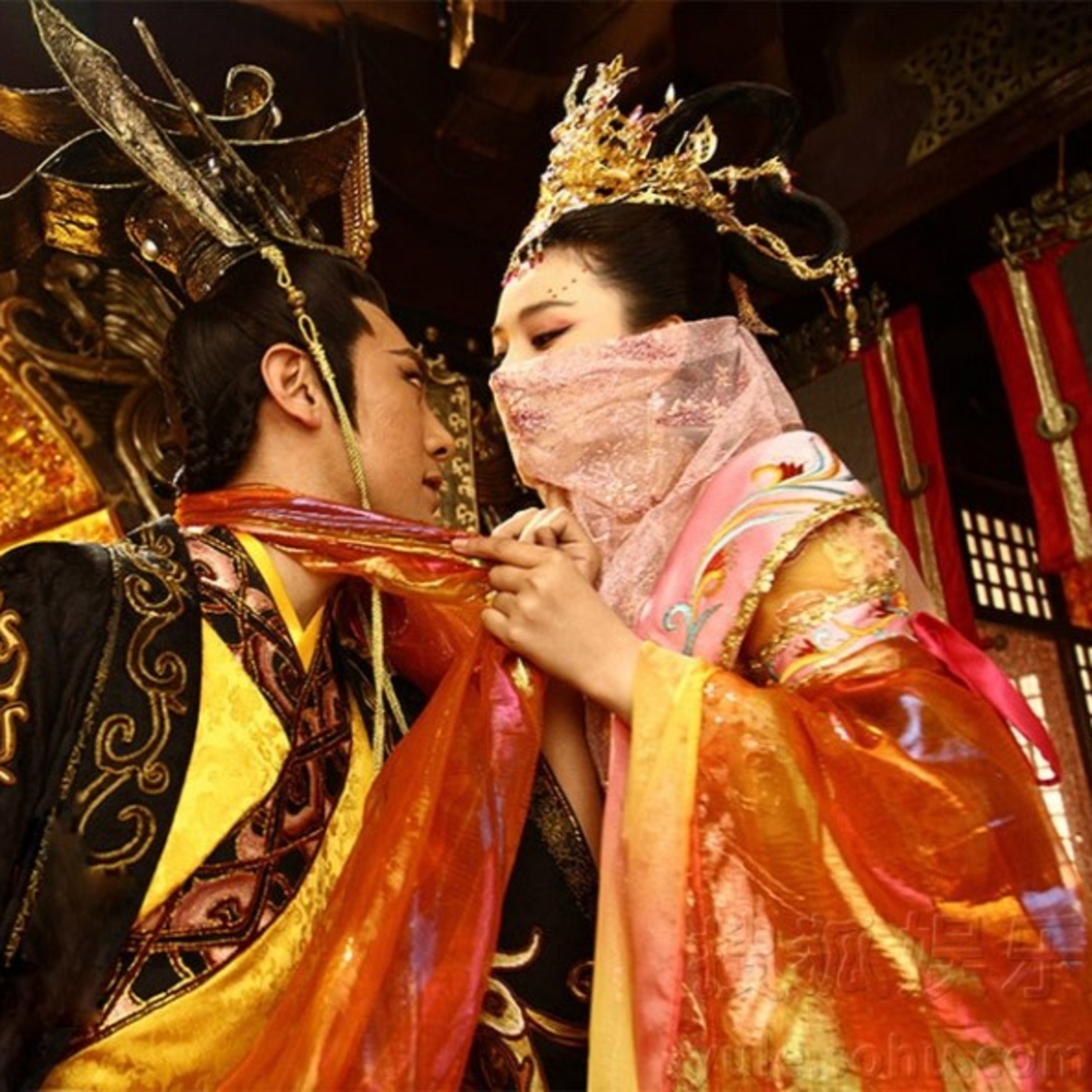 Hoàng đế lần đầu làm 'chuyện ấy' với ai: Không phải hoàng hậu hay phi tần! episode artwork