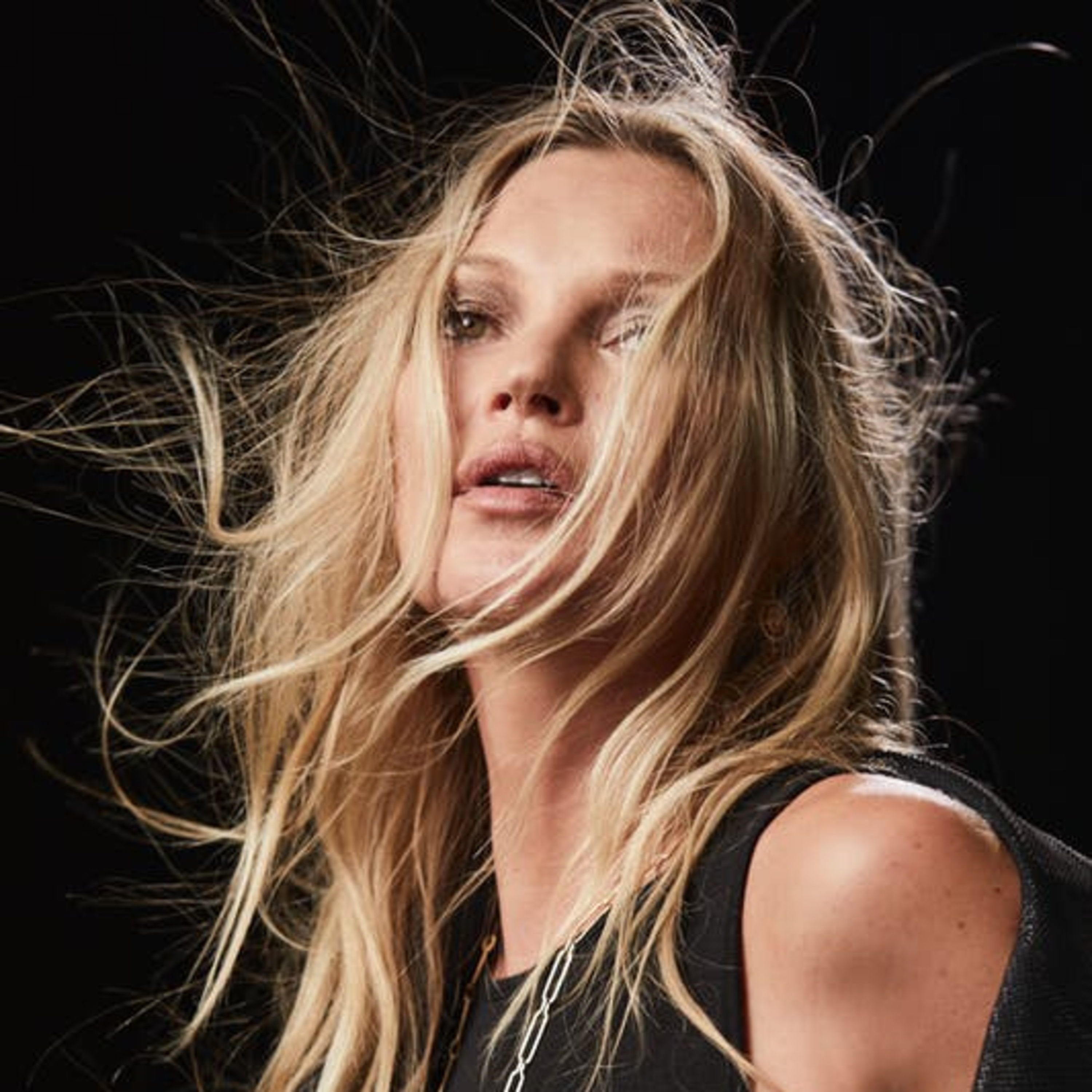 Johnny Depp và Kate Moss sẽ ‘yêu lại từ đầu’ sau vụ kiện chấn động? episode artwork