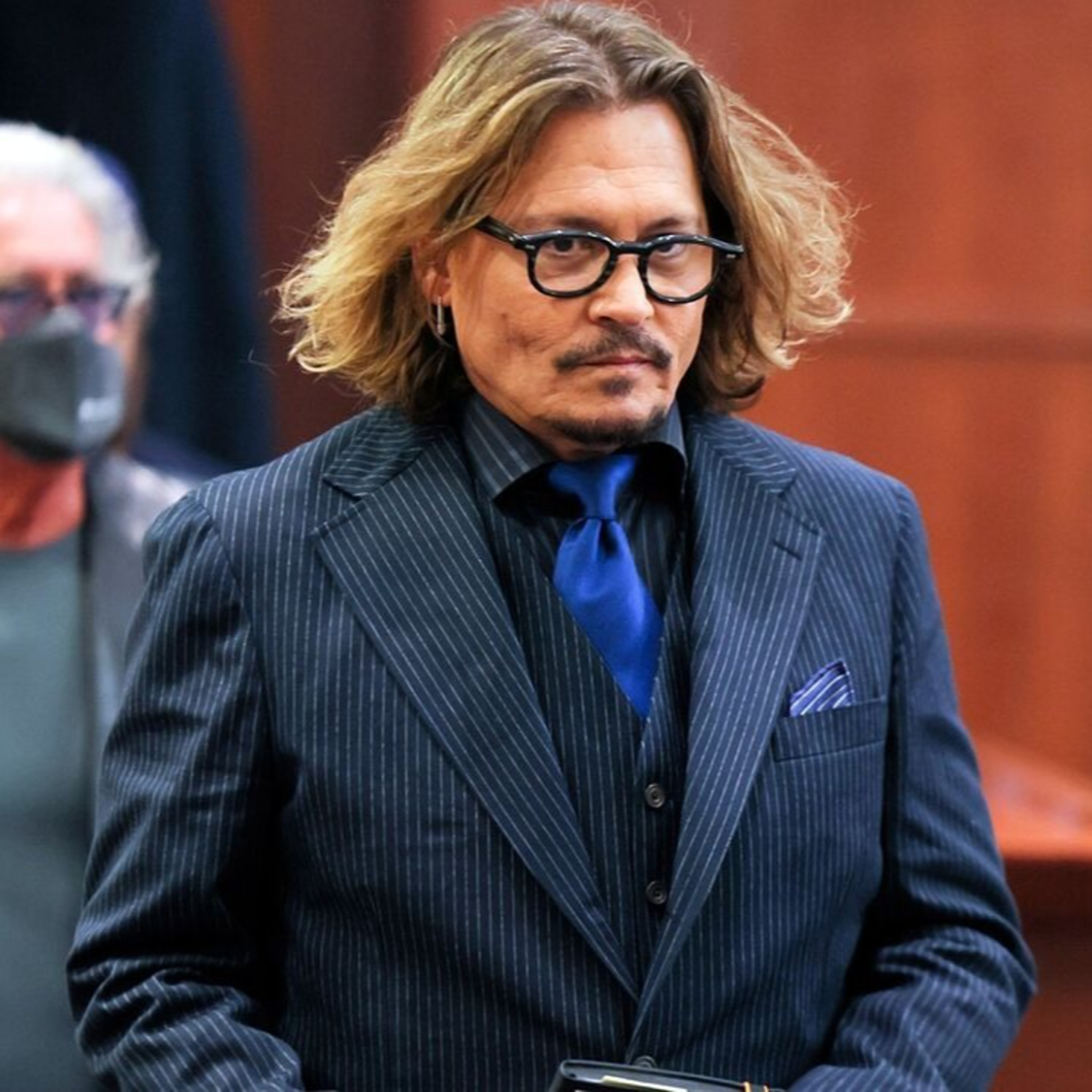 Amber Heard thất thế trước Johnny Depp, đối diện án phạt nào?  episode artwork