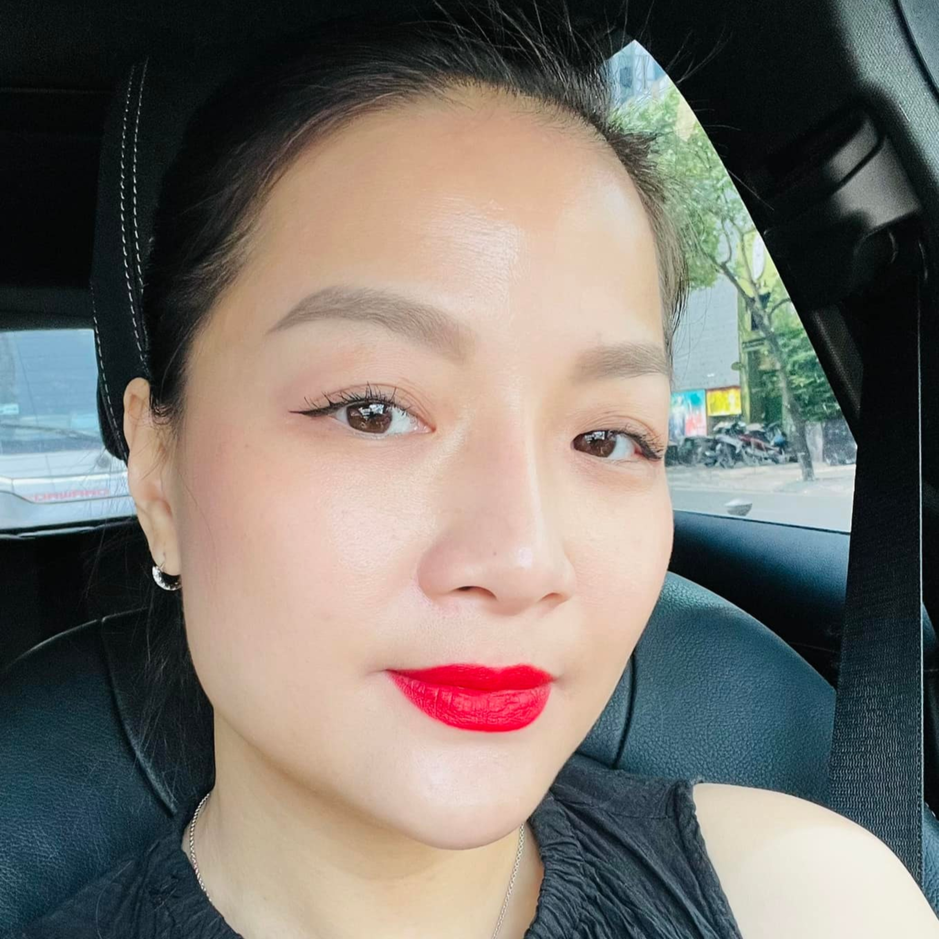 Thuỷ Bi kể lại thái độ xấc xược của nữ sinh xuống tay với con mình ở trường quốc tế episode artwork