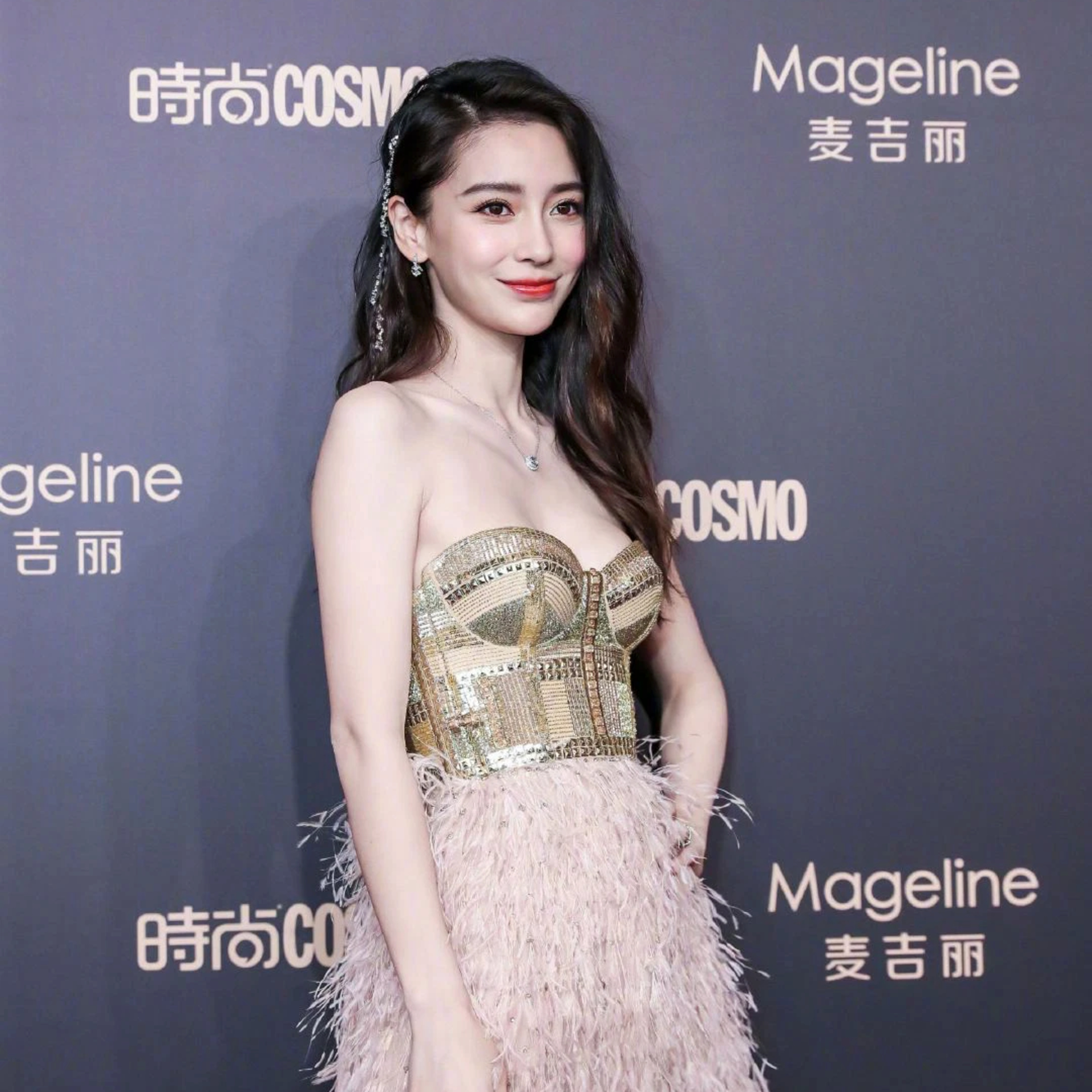 Angelababy lủi thủi đưa quý tử đi chơi giữa bão hẹn hò của Huỳnh Hiểu Minh episode artwork