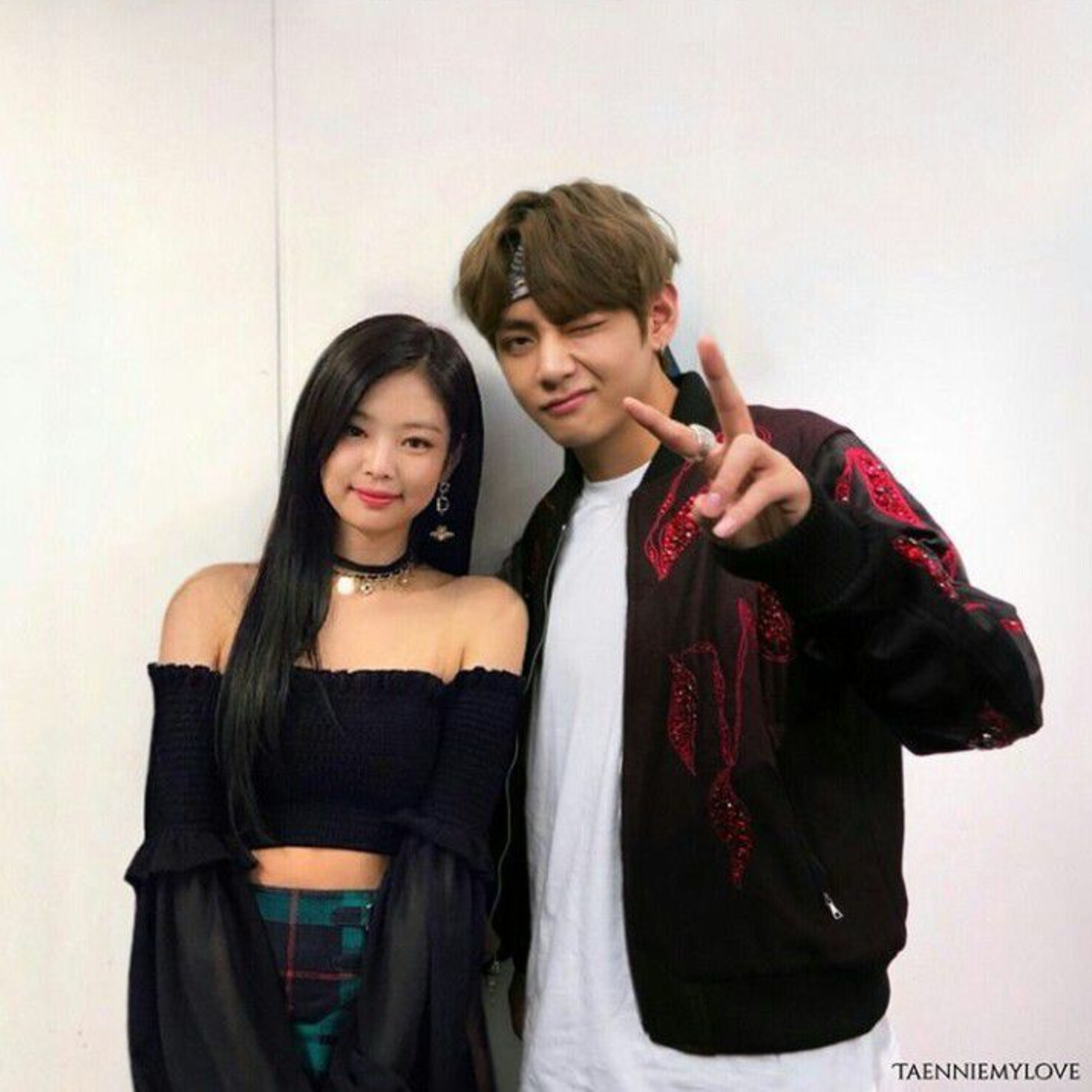 V (BTS) chán nản trước tin đồn hẹn hò Jennie (BLACKPINK)? episode artwork