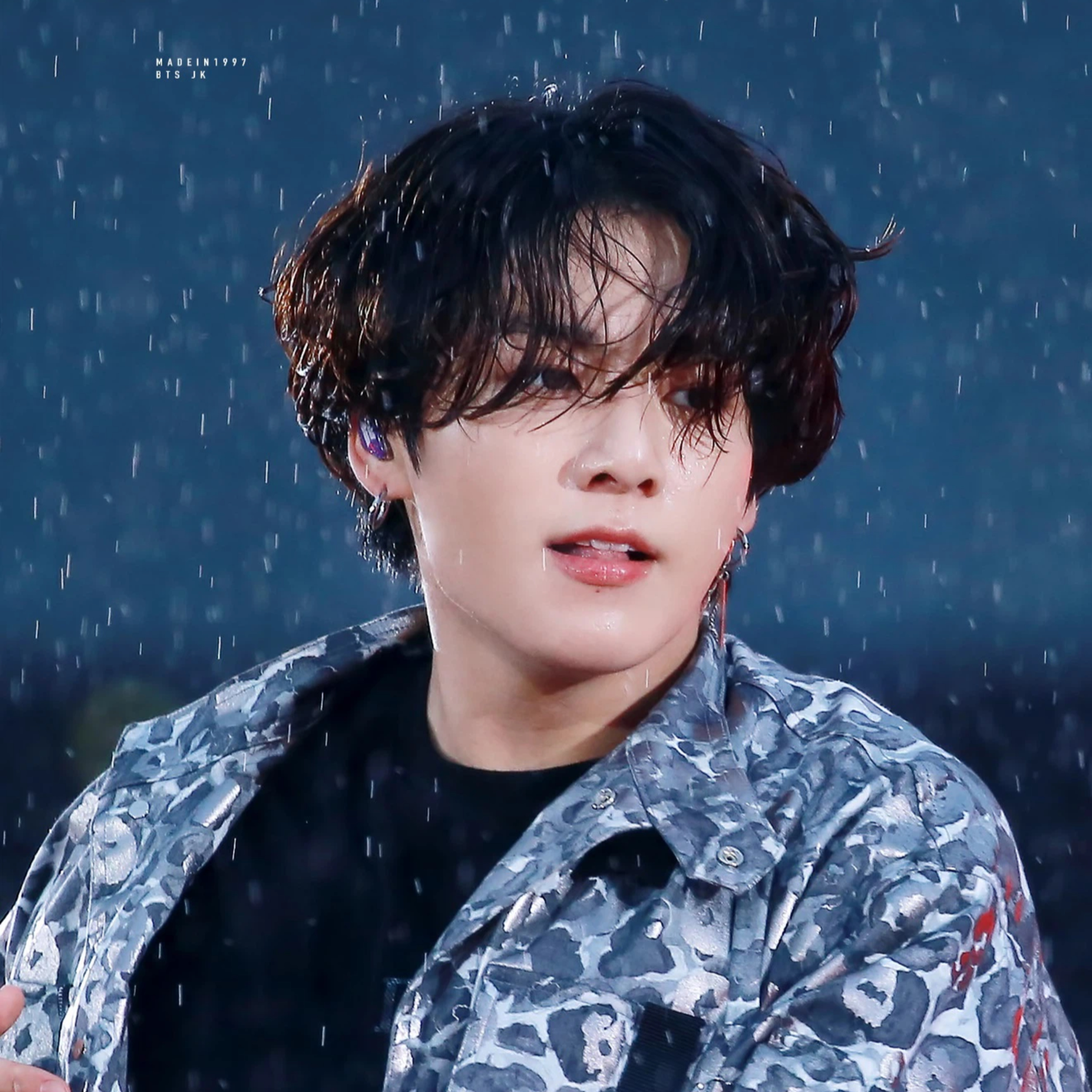 Jungkook (BTS) xoá hết bài đăng Instagram, chuyện gì đang xảy ra? episode artwork