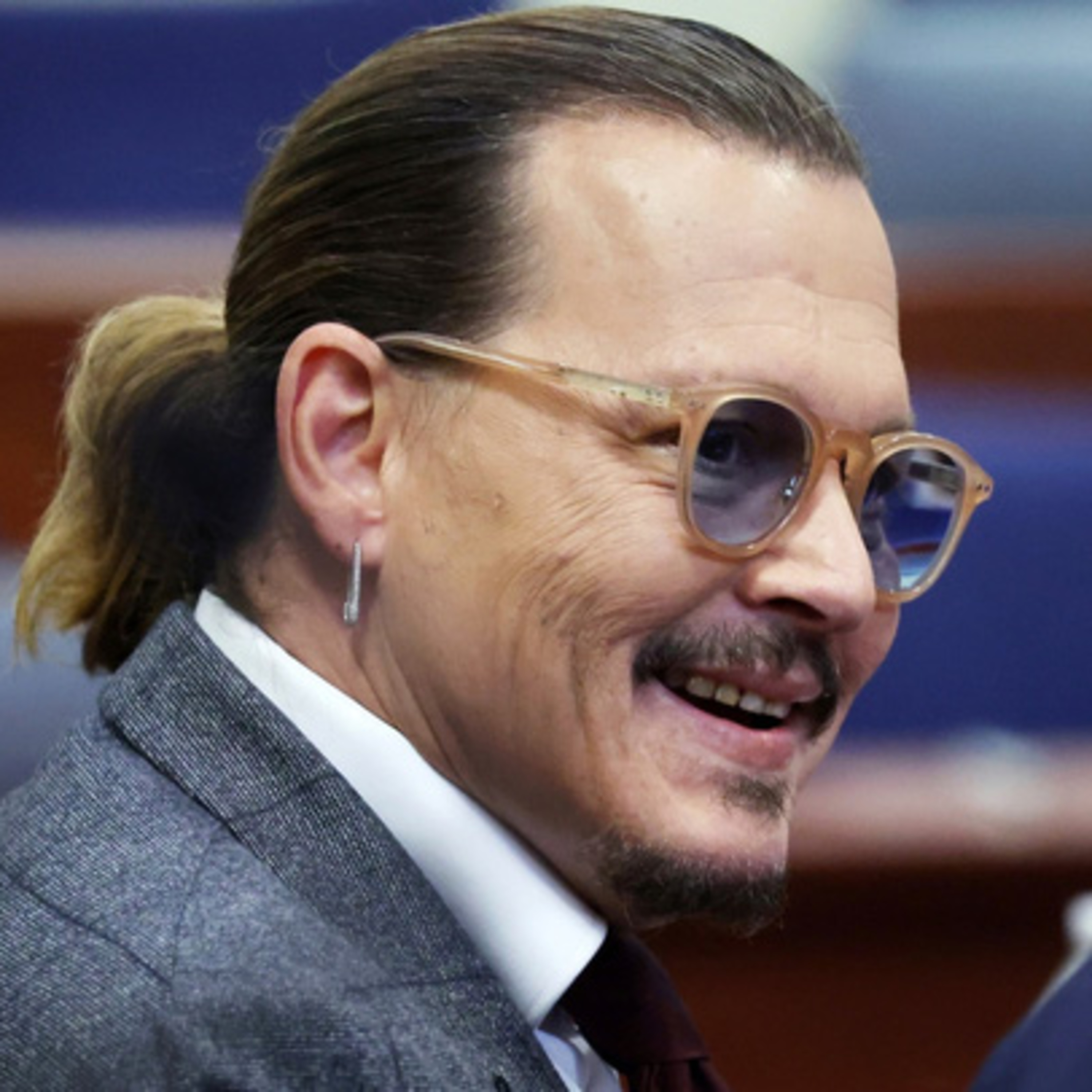 Johnny Depp nhận ‘quà khủng’ trước thềm kết thúc vụ kiện Amber Heard: Ai chịu chơi như fan ‘cướp biển’! episode artwork