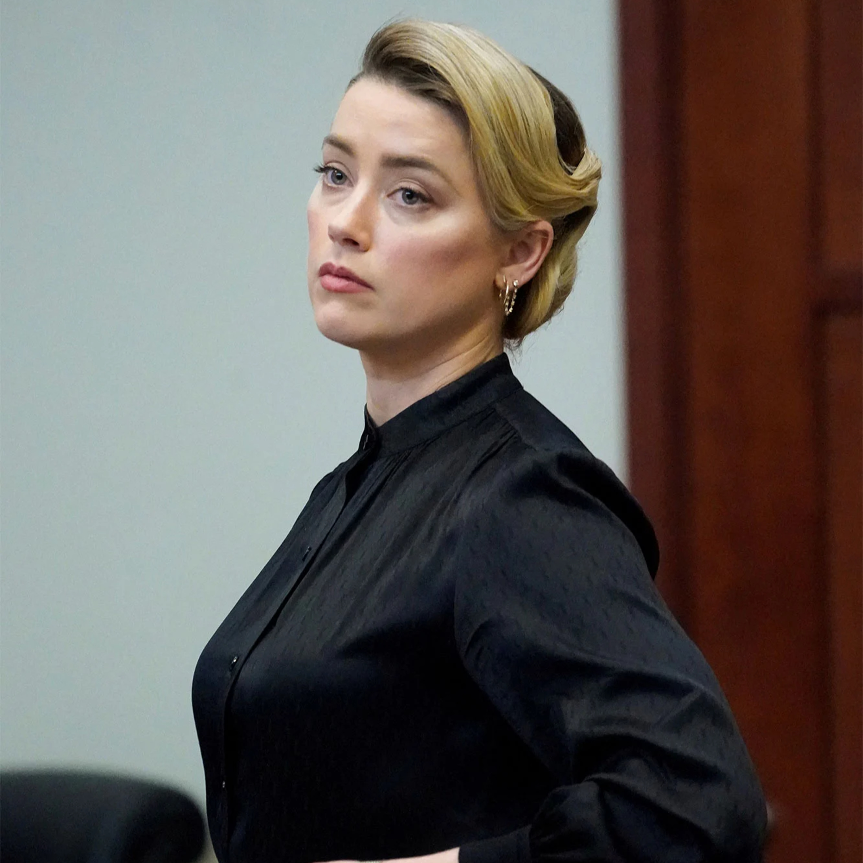 Amber Heard tuyên bố sẽ ‘mai danh ẩn tích’ sau cuộc chiến dài với Johnny Depp episode artwork