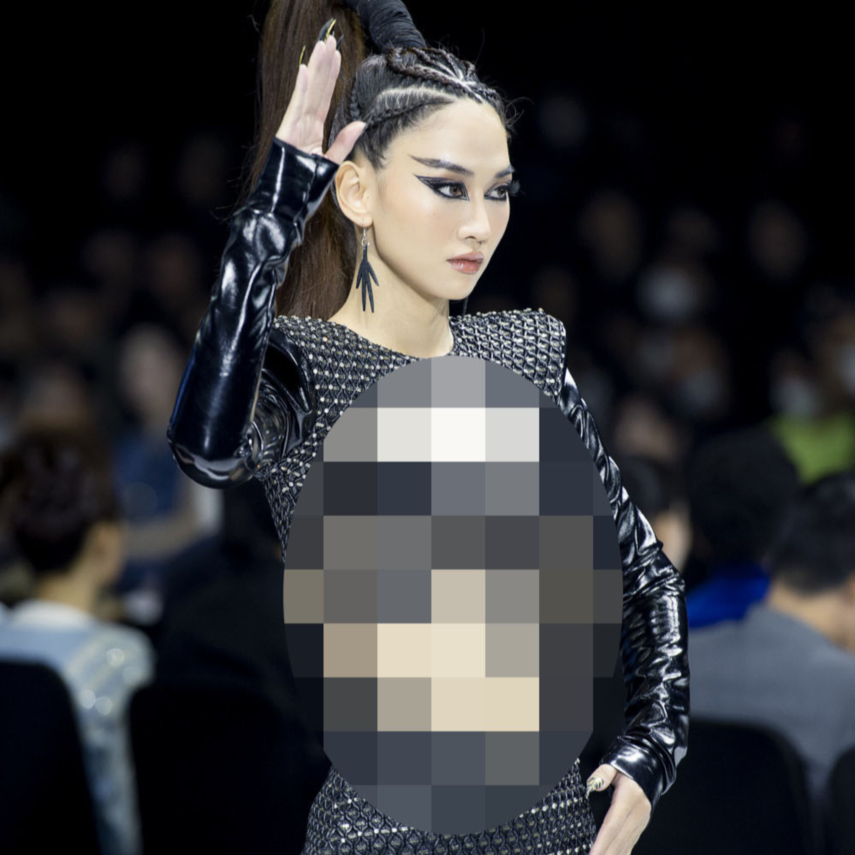 Tiktoker Lê Bống bị chê “lố lăng” tại Tuần lễ thời trang, siêu mẫu Minh Tú lập tức bênh vực episode artwork