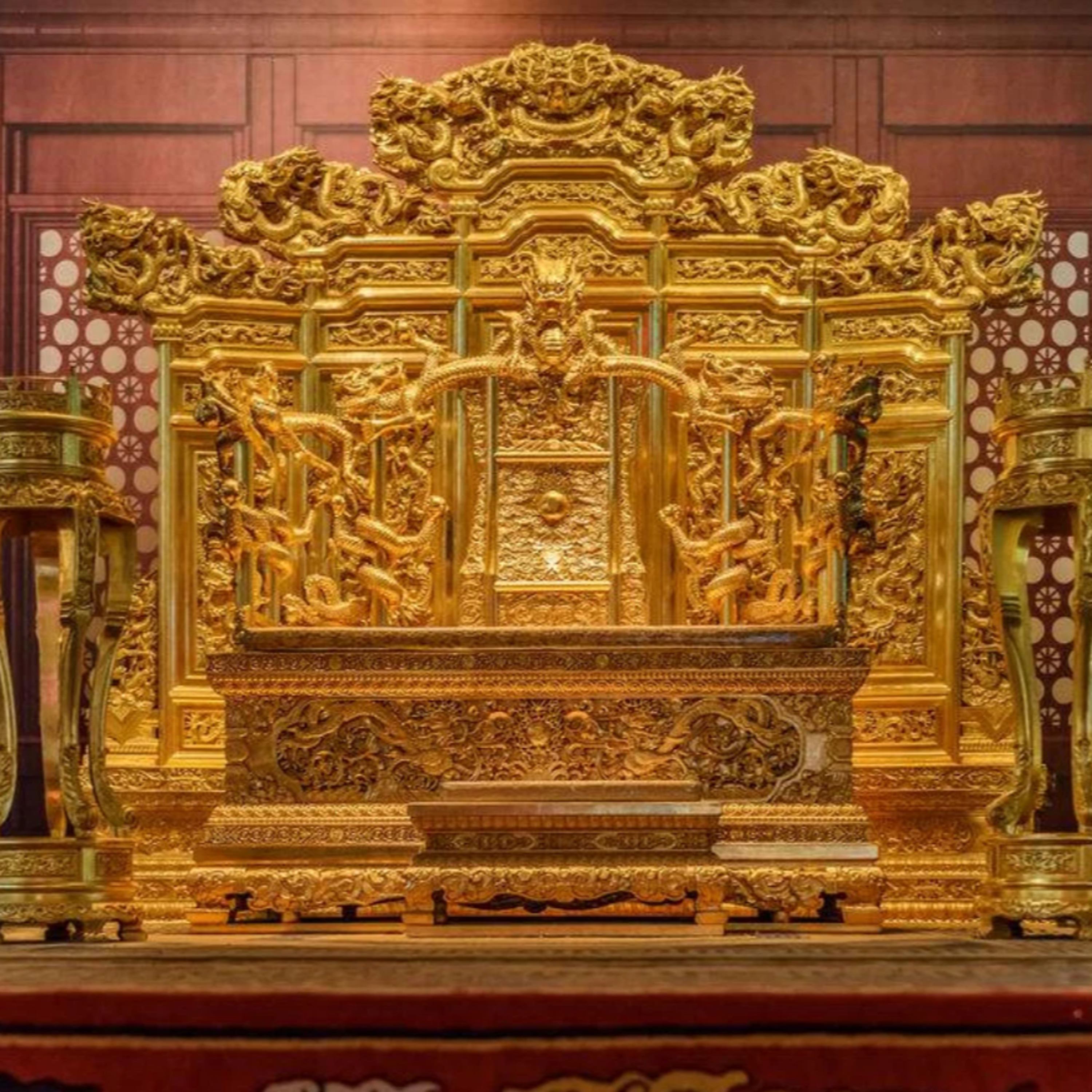 Choáng với vị hoàng đế béo vang danh sử sách, khi 'thị tẩm' phải cần sự giúp đỡ của vài cung nữ episode artwork