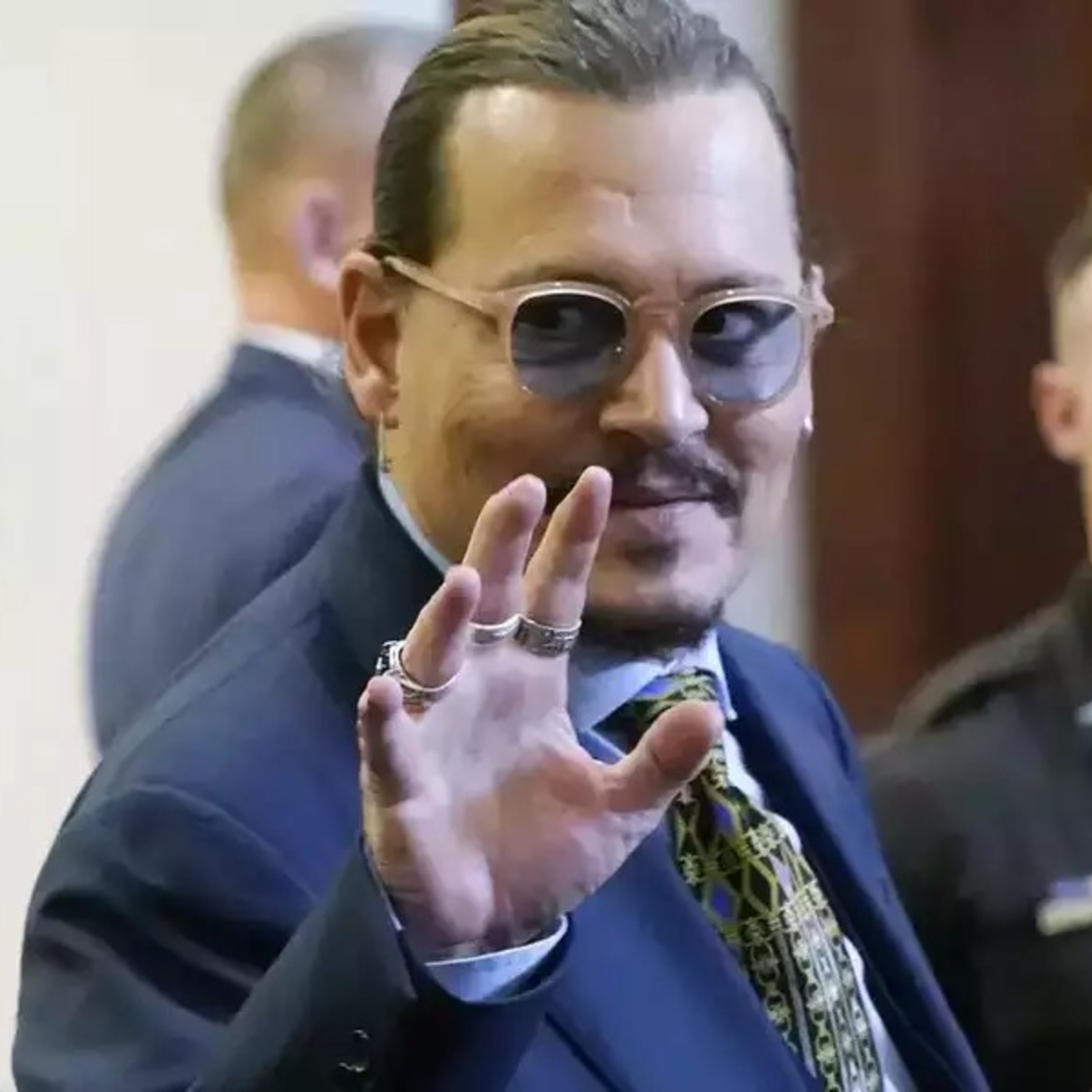 Johnny Depp - Amber Heard và những khoảnh khắc kinh điển trong phiên tòa thế kỷ  episode artwork