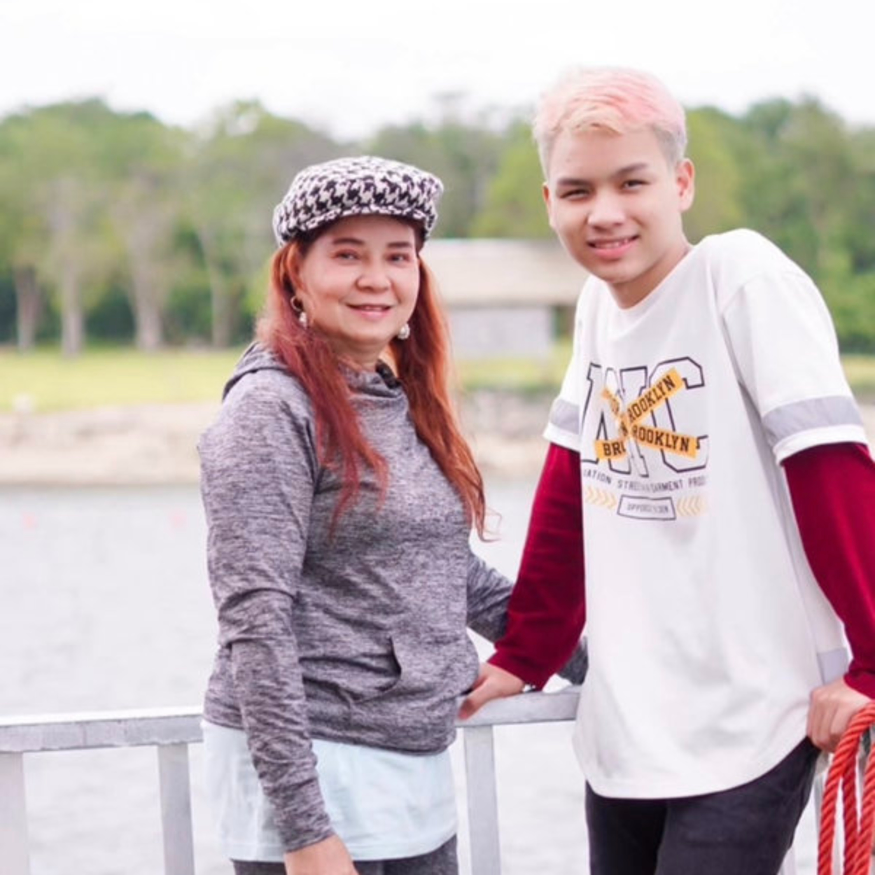 Hotboy 18 tuổi hẹn hò bạn gái U60, phản ứng của gia đình gây choáng episode artwork