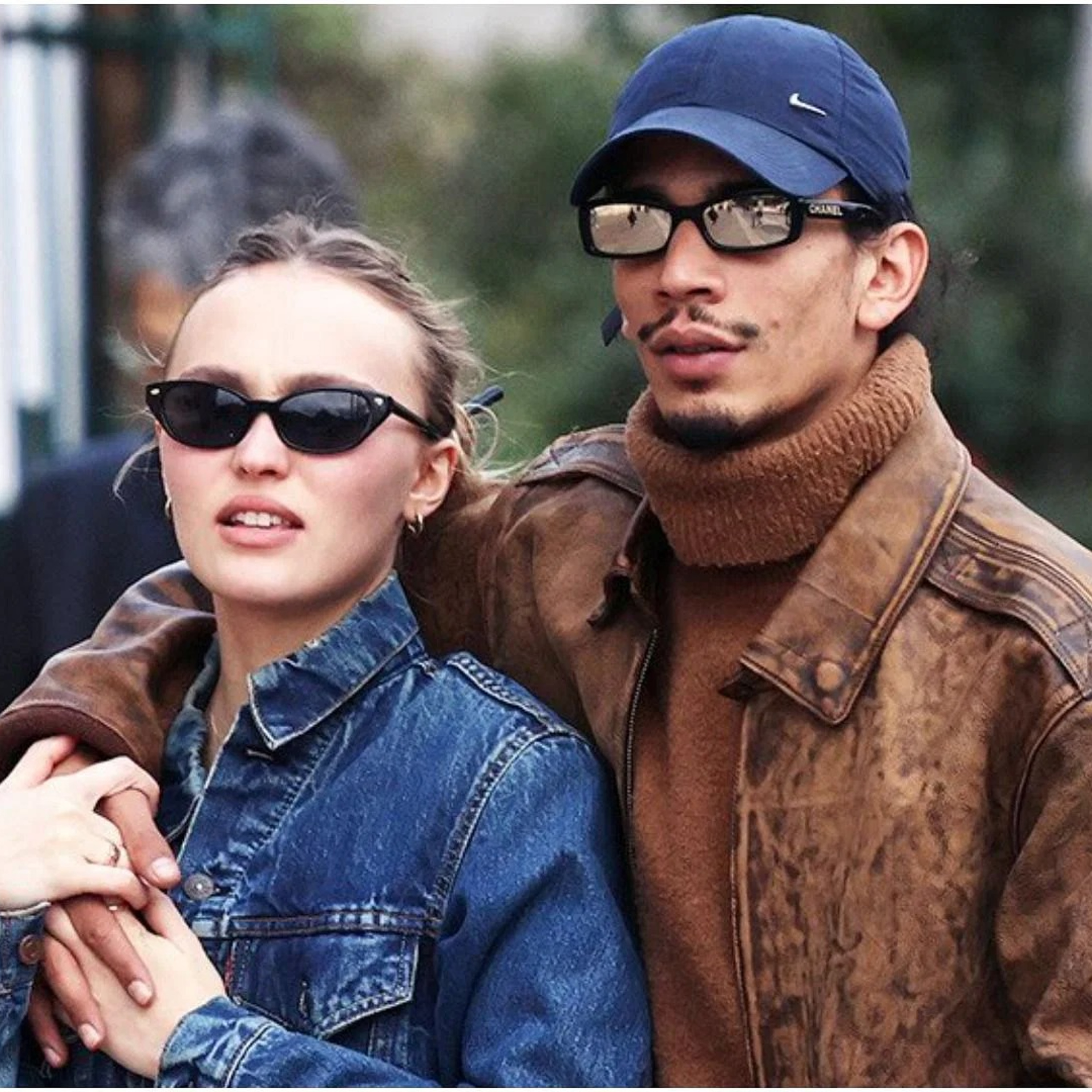 Ái nữ Johnny Depp công khai niềm vui mới sau vụ kiện của cha và Amber Heard episode artwork