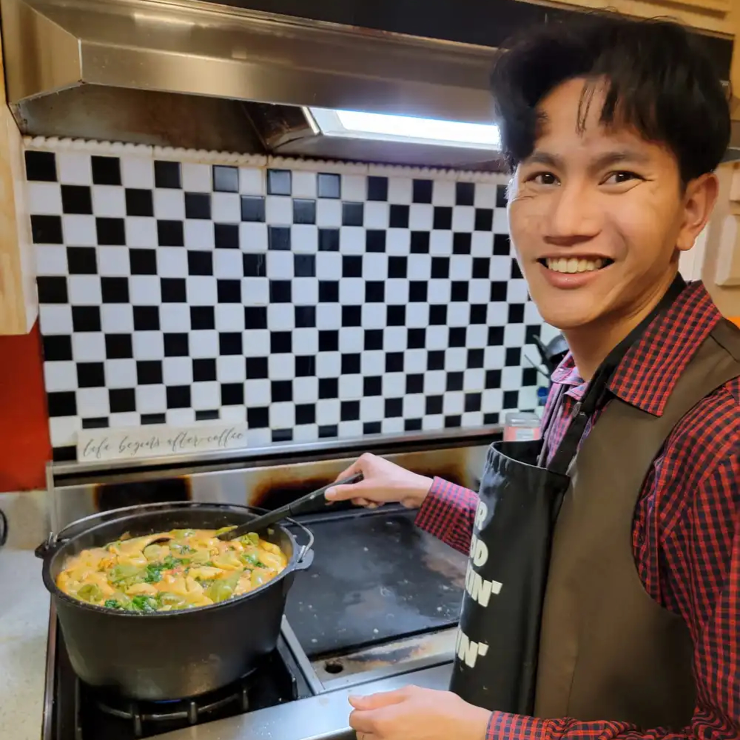 Cậu bé gốc Việt bị khối u che nửa mặt “lột xác” sau khi được bố mẹ Mỹ nhận nuôi episode artwork