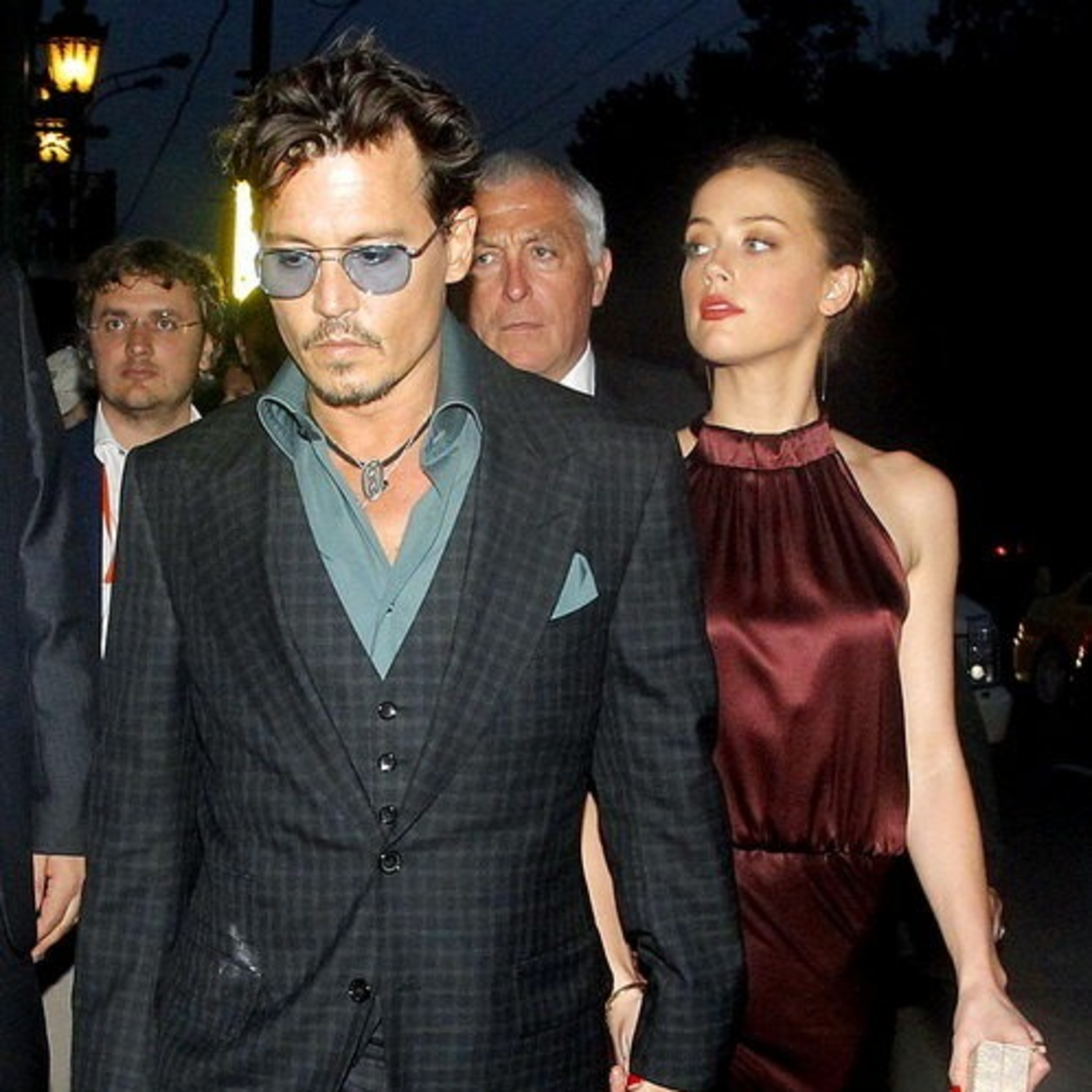 Johnny Depp hành động phũ, không giữ lại kỷ niệm với Amber Heard episode artwork