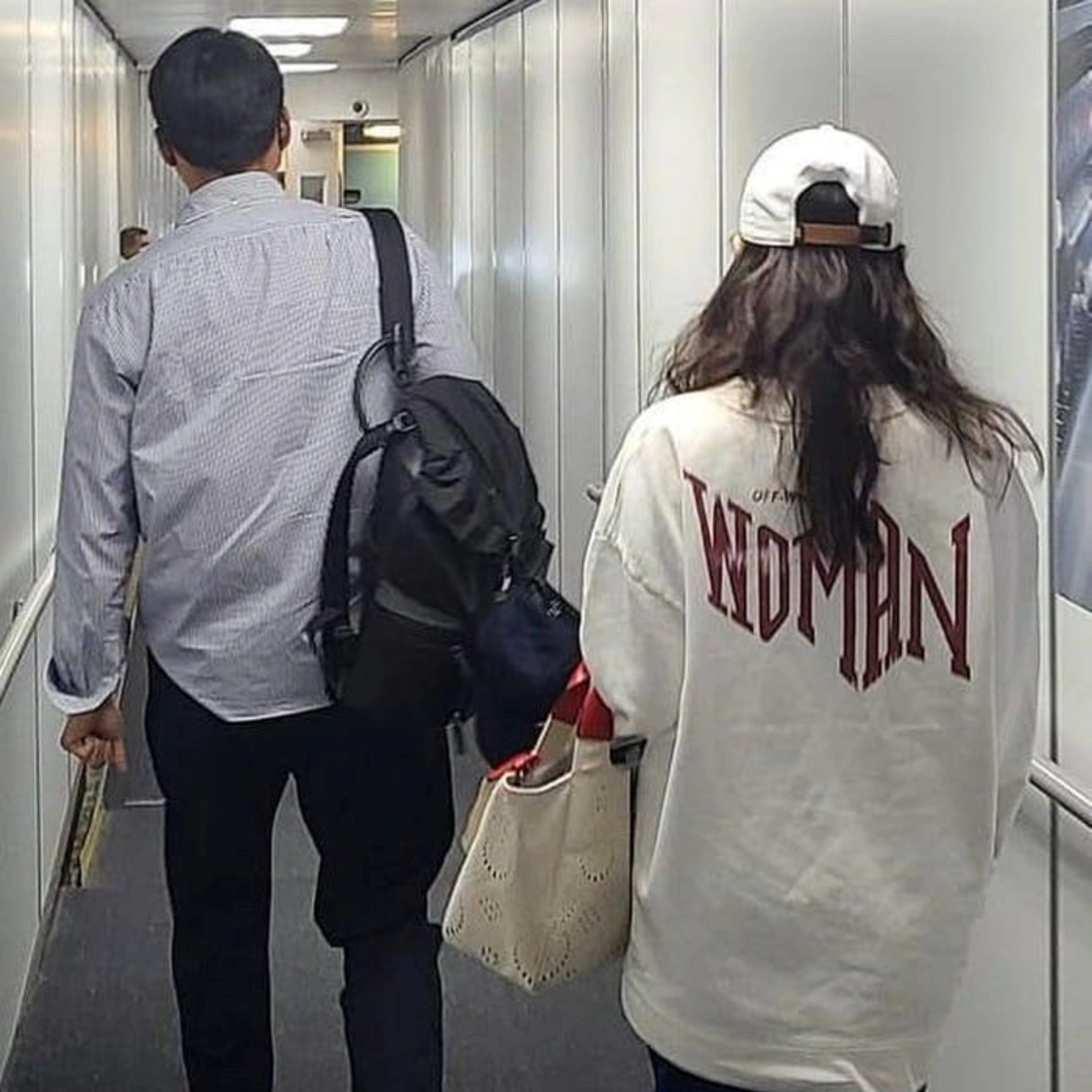 Hyun Bin lộ vẻ ngoài ' xuề xòa - tả tơi', netizen trách Son Ye Jin 'xài quá hao' episode artwork