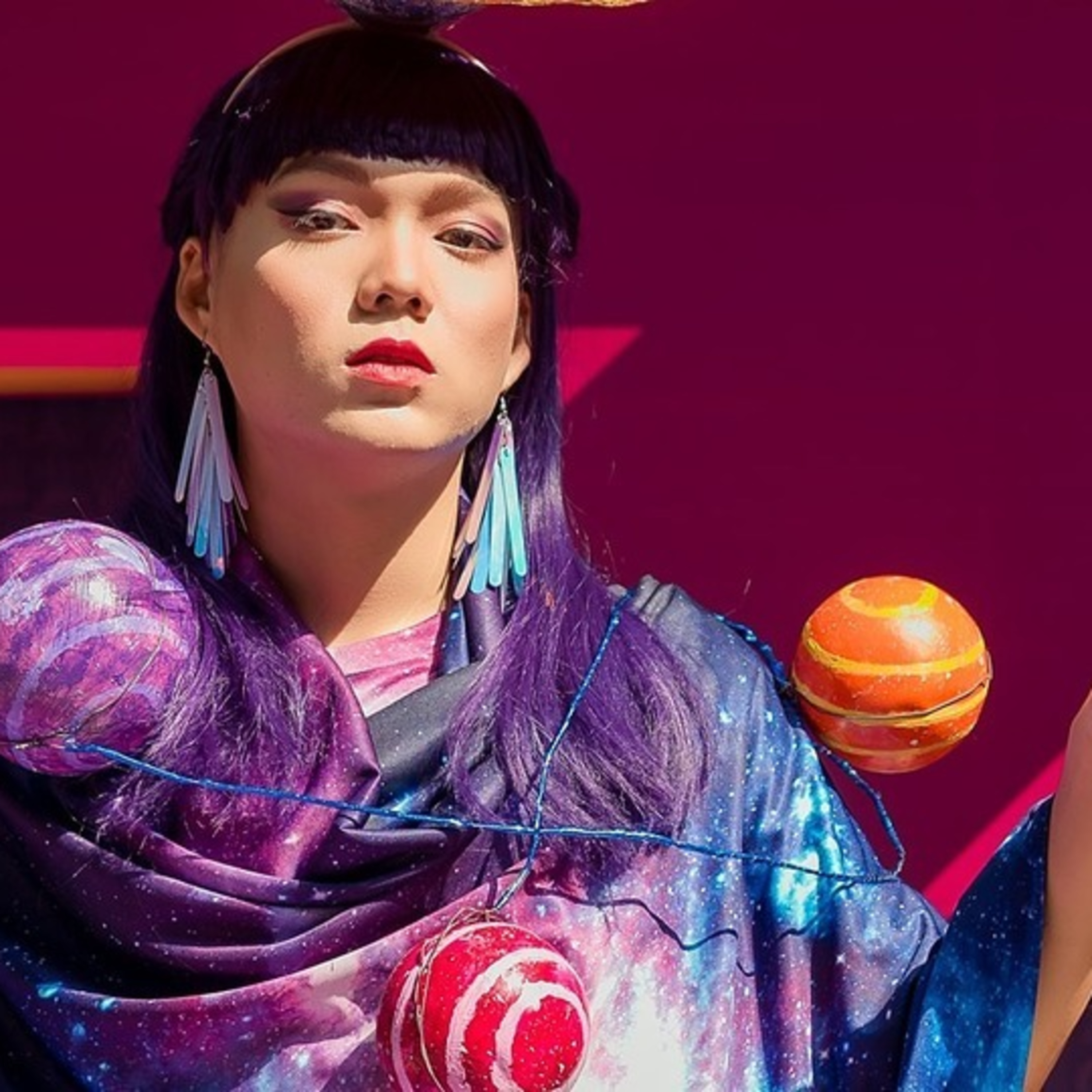 "Thánh chửi" Phạm Thoại: Tuổi thơ khó khăn, gu thời trang độc dị và những lần vạ miệng episode artwork