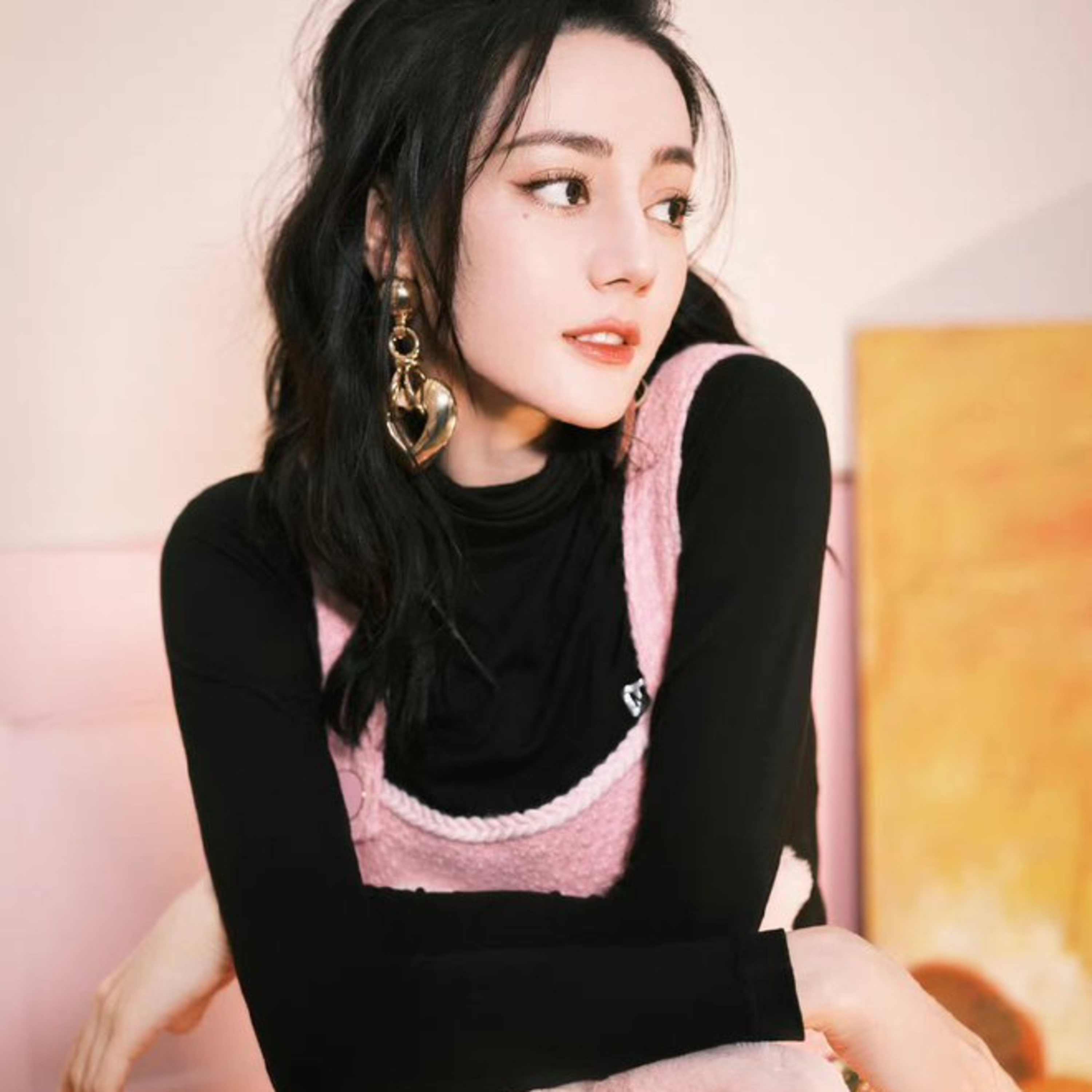 Địch Lệ Nhiệt Ba vượt mặt Lisa, Son Ye Jin trong bảng xếp hạng mỹ nhân Châu Á đẹp xuất thần 2022 episode artwork