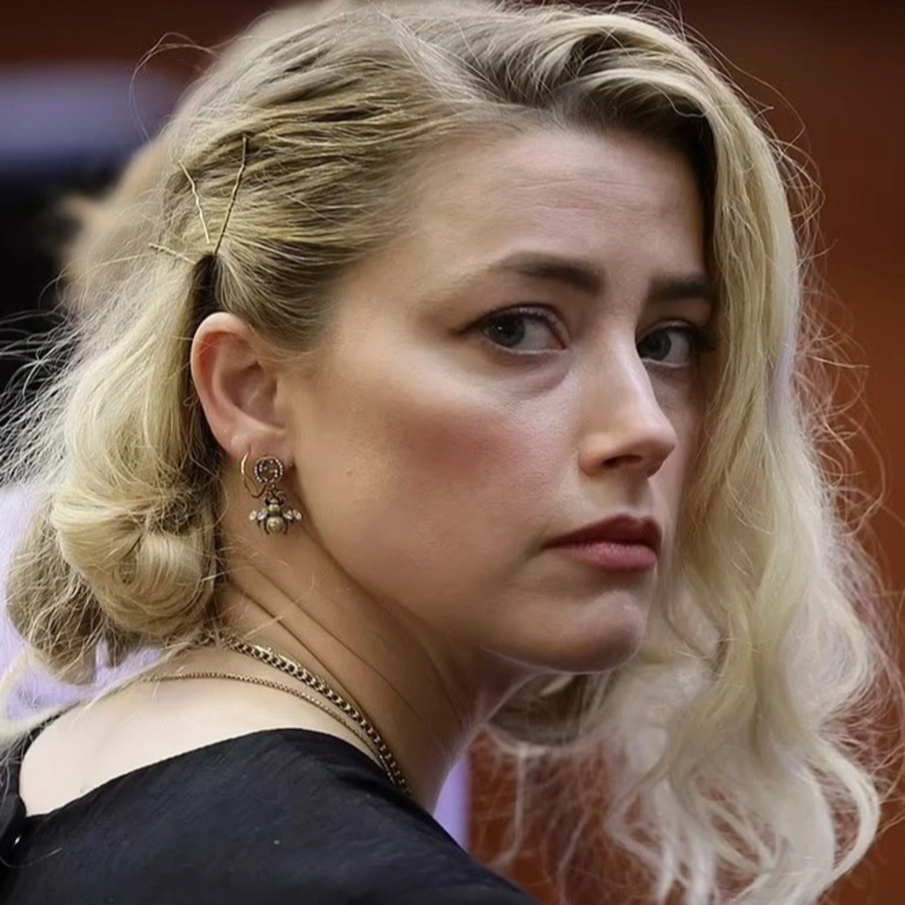 Amber Heard từng là nàng thơ, biểu tượng mặc đẹp Hollywood trước khi bị bóc “đại tiện” ra giường episode artwork