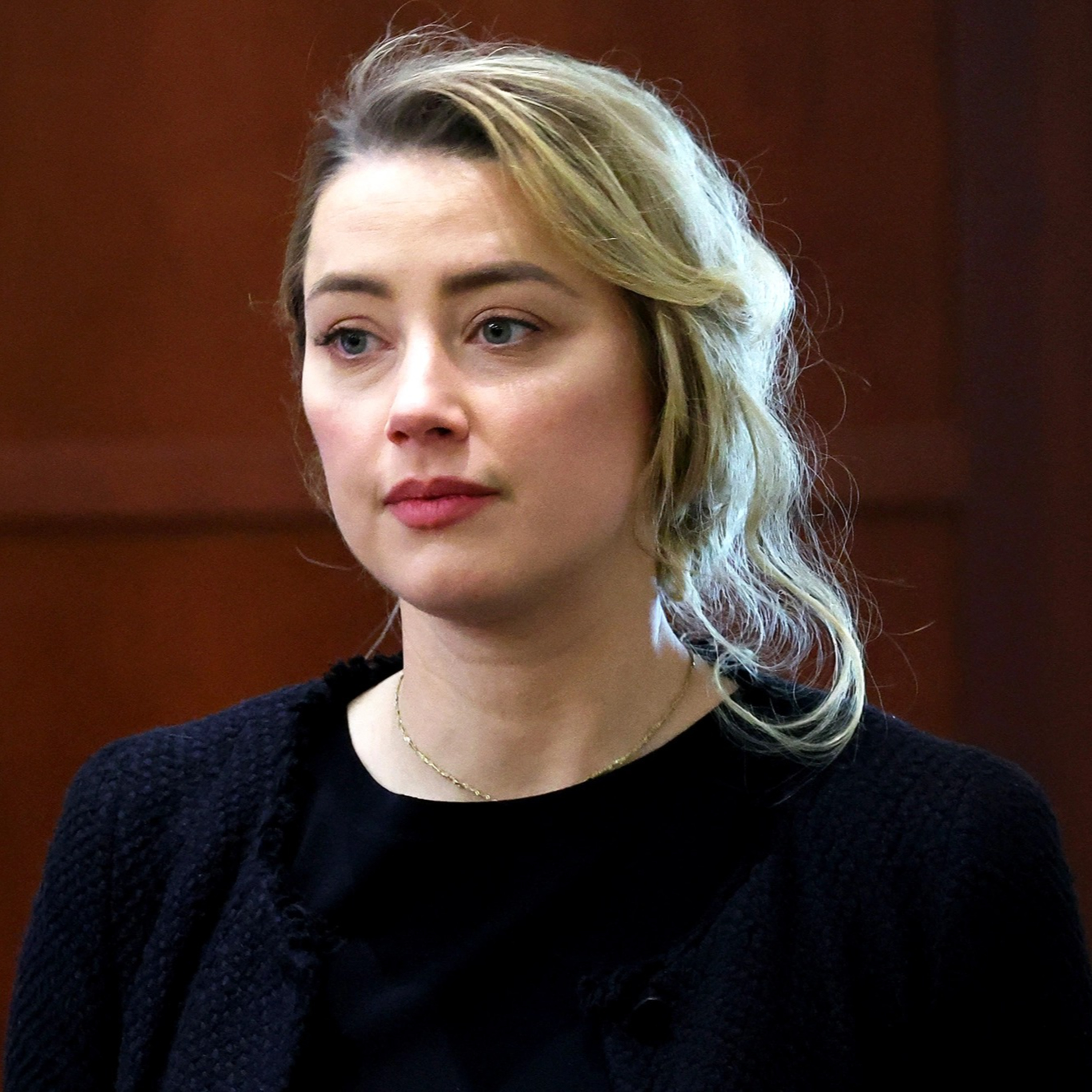 Amber Heard vẫn sống ‘chanh sả’ thuê hẳn nhà 500 triệu đồng/ tháng nhưng lại không có tiền trả Johnny Depp episode artwork