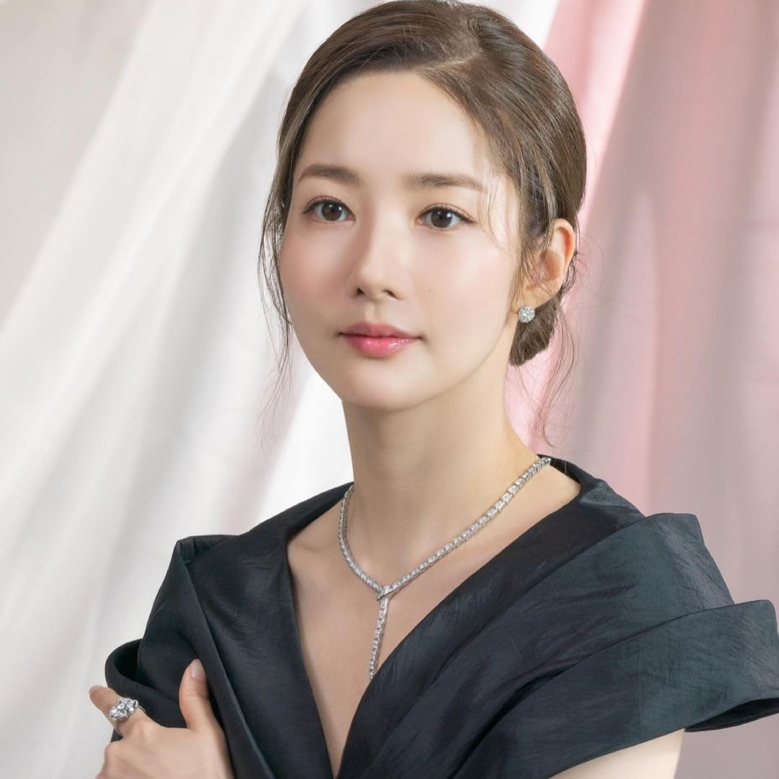 Park Min Young lộ ảnh bí mật làm đám cưới, chú rể không phải Park Seo Joon khiến fan tiếc hùi hụi episode artwork