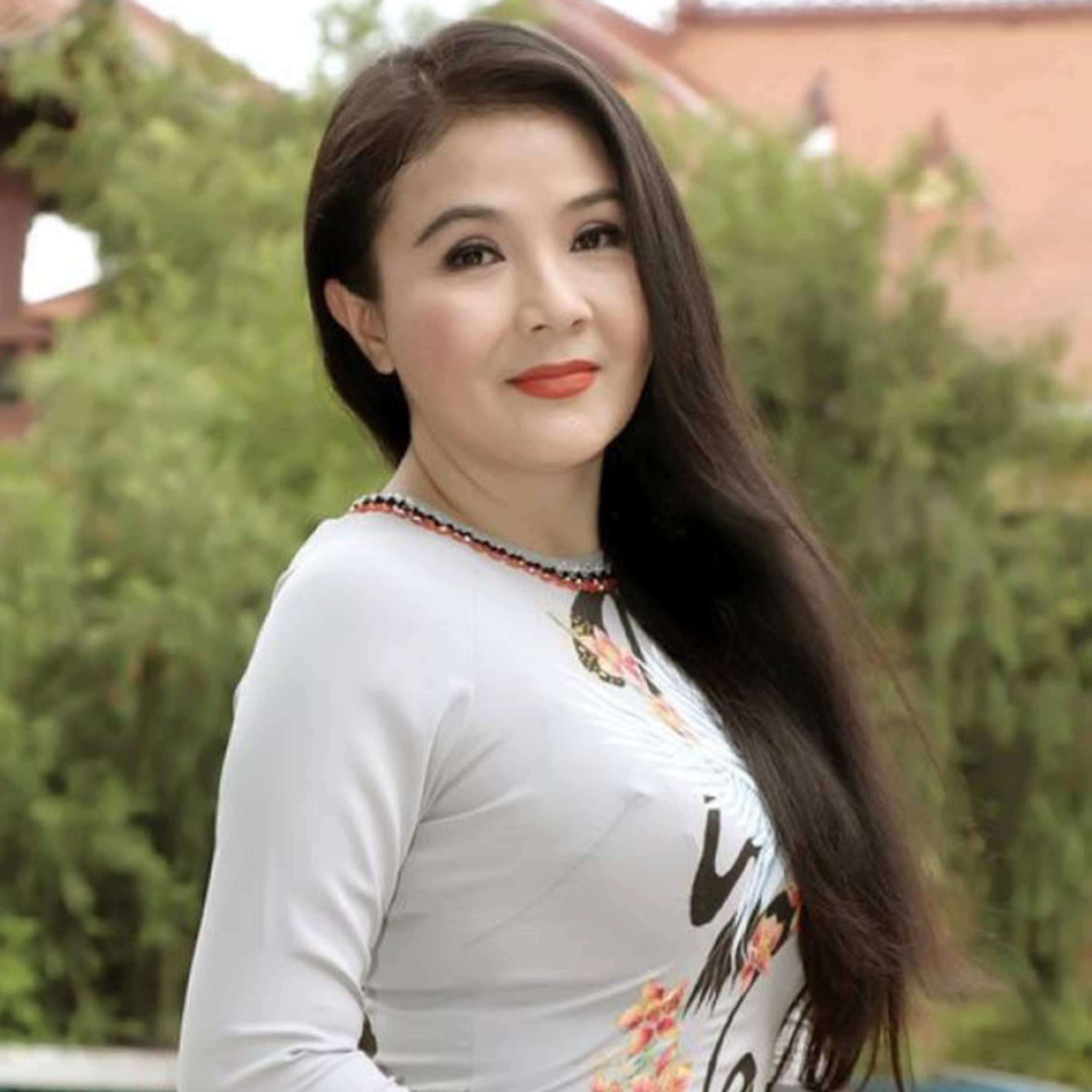 NSND Thanh Ngân: Tài sắc vẹn toàn, 50 tuổi vẫn chưa chồng, có đứa con tin đồn với Kim Tiểu Long episode artwork
