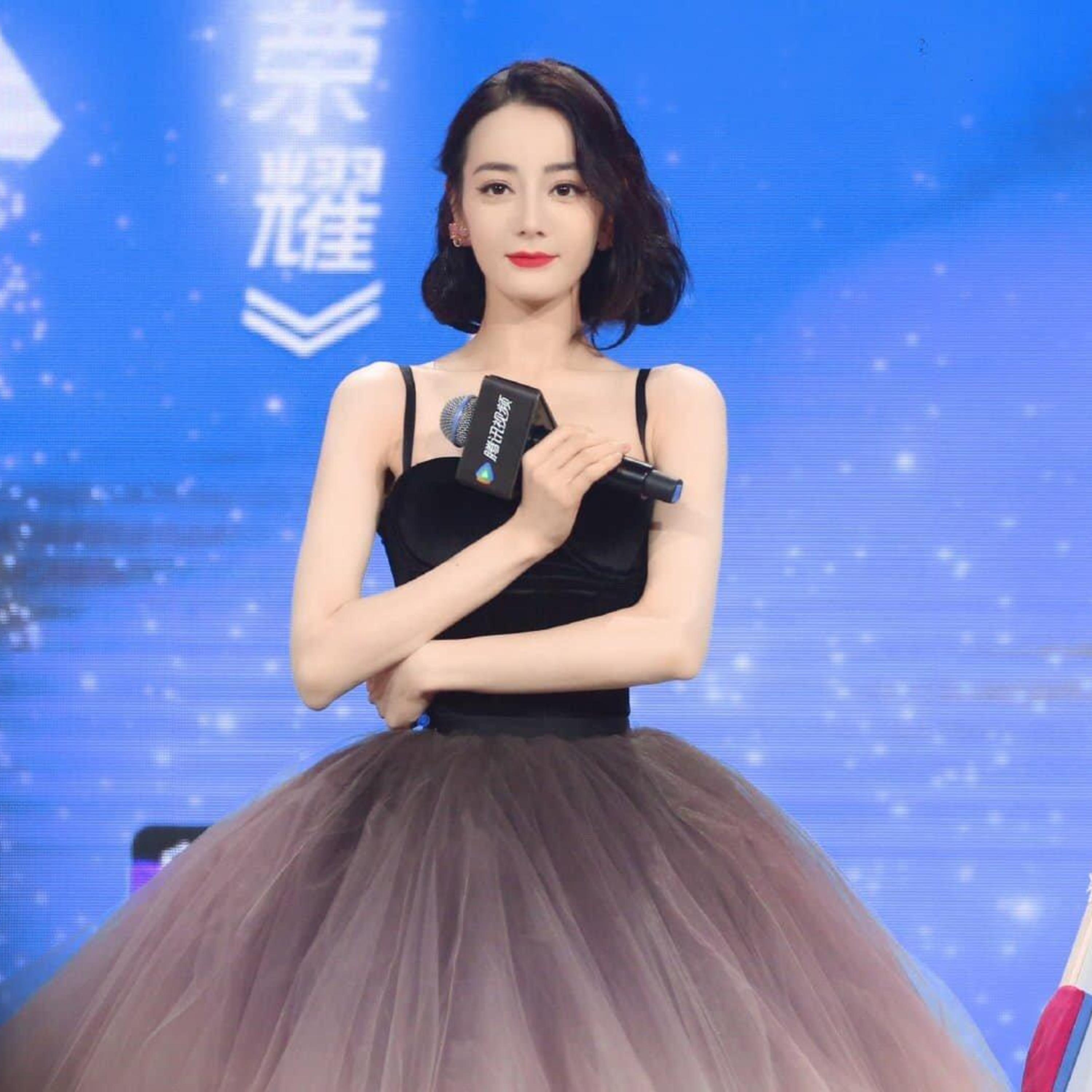 Dương Dương và Địch Lệ Nhiệt Ba gượng ép “cọ nhiệt” theo kịch bản để tăng danh tiếng episode artwork