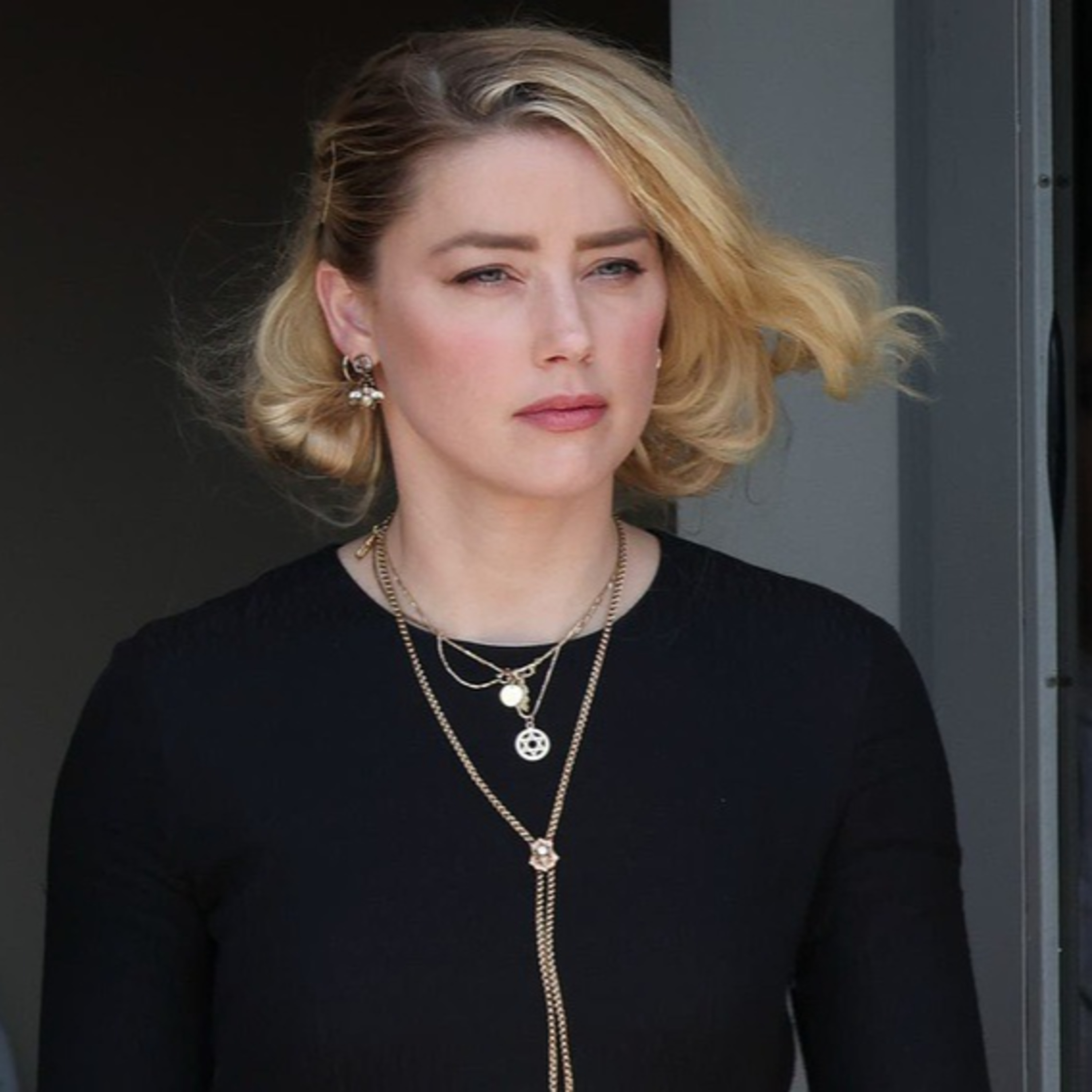 Amber Heard nhất định giấu kín danh tính bố ruột của con gái, lý do là gì? episode artwork