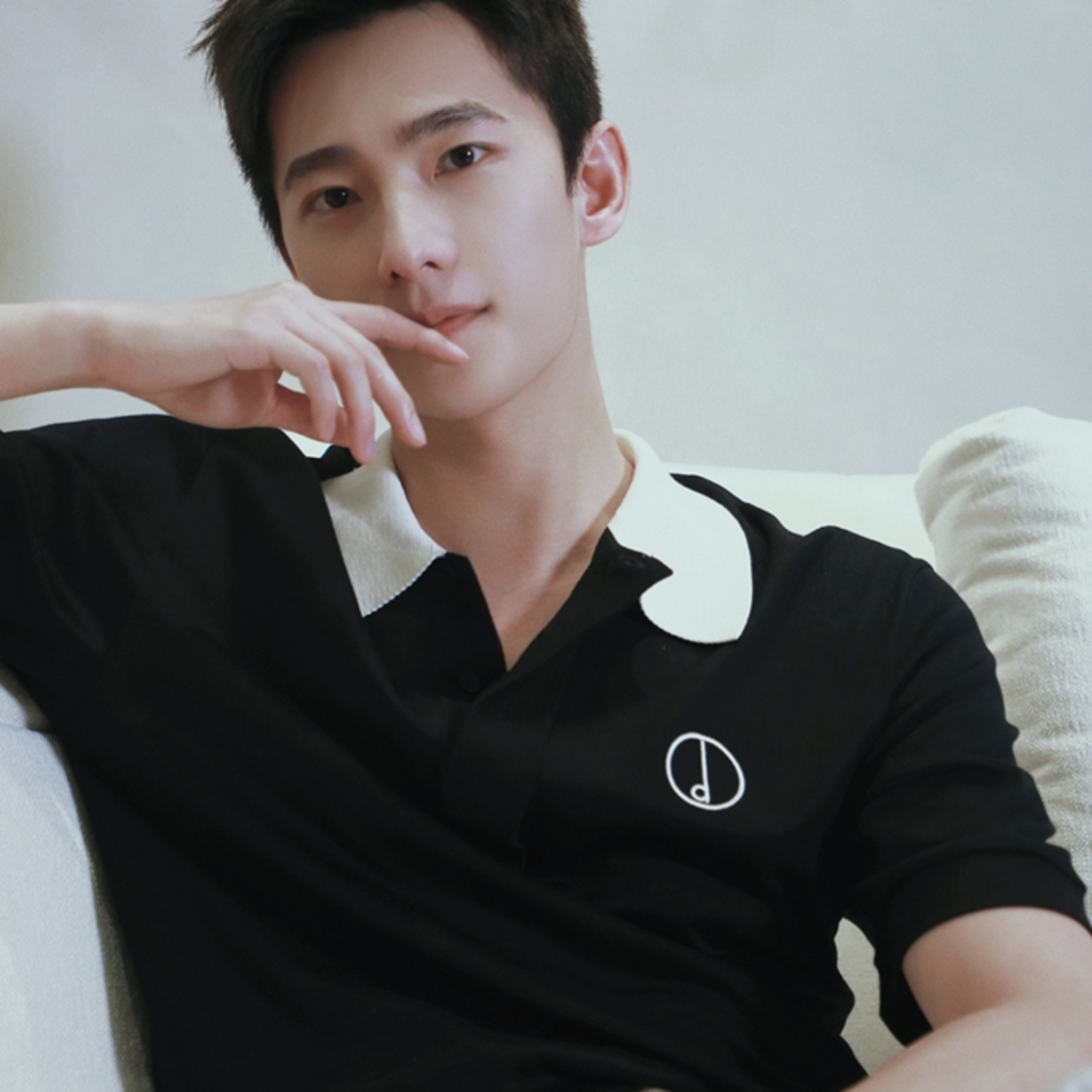 'Tình mới' của Dương Dương được ví là bản sao Lưu Diệc Phi, 'ăn đứt' Triệu Lộ Tư episode artwork