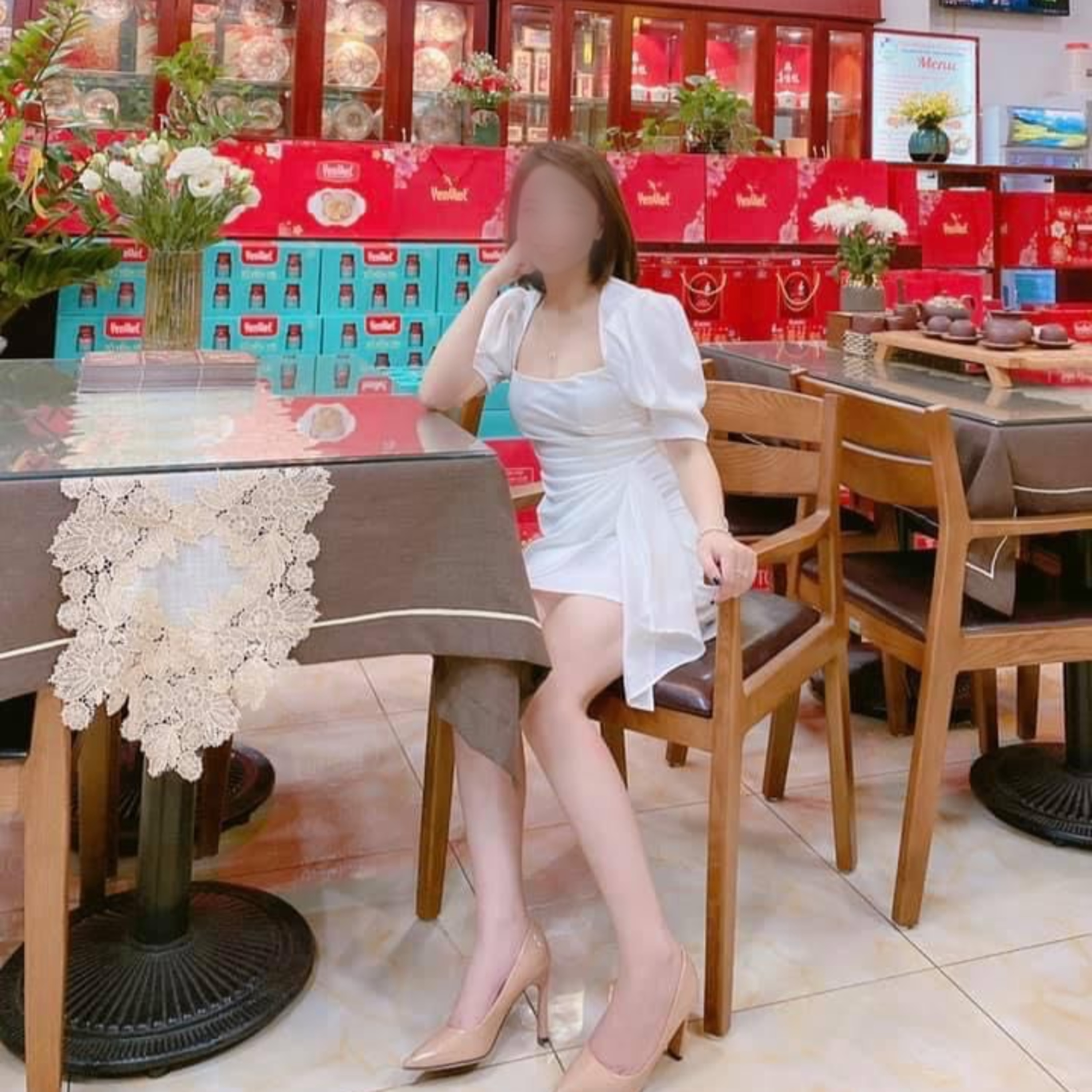 Vụ nam thanh niên rơi từ tầng 11 ở Thái Nguyên: Lộ nhiều hình ảnh đời thường của nữ Phó Bí thư Đoàn episode artwork