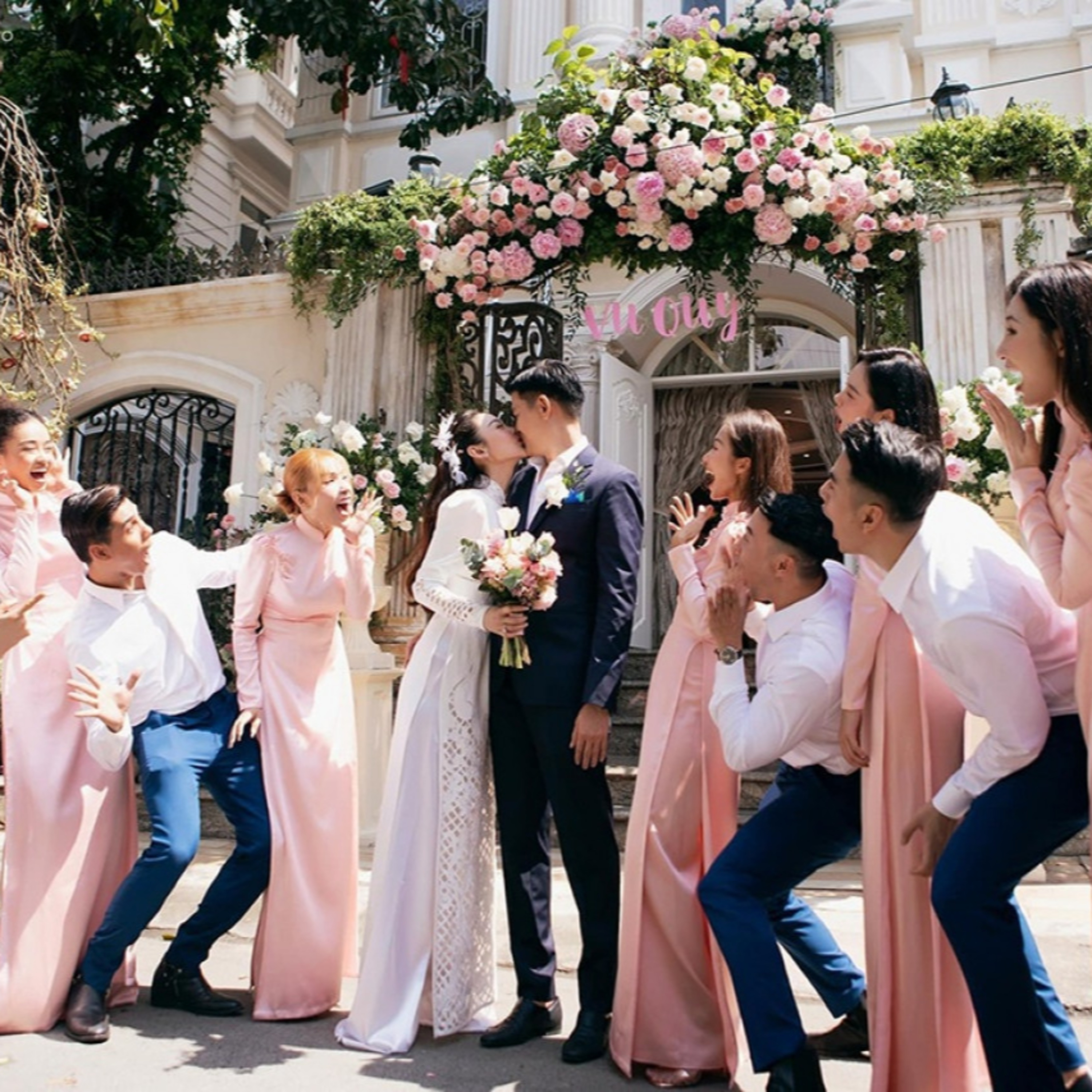 Minh Hằng nhận sính lễ khủng được chồng đại gia tặng trong ngày cưới, dân tình nhìn mà "choáng" episode artwork