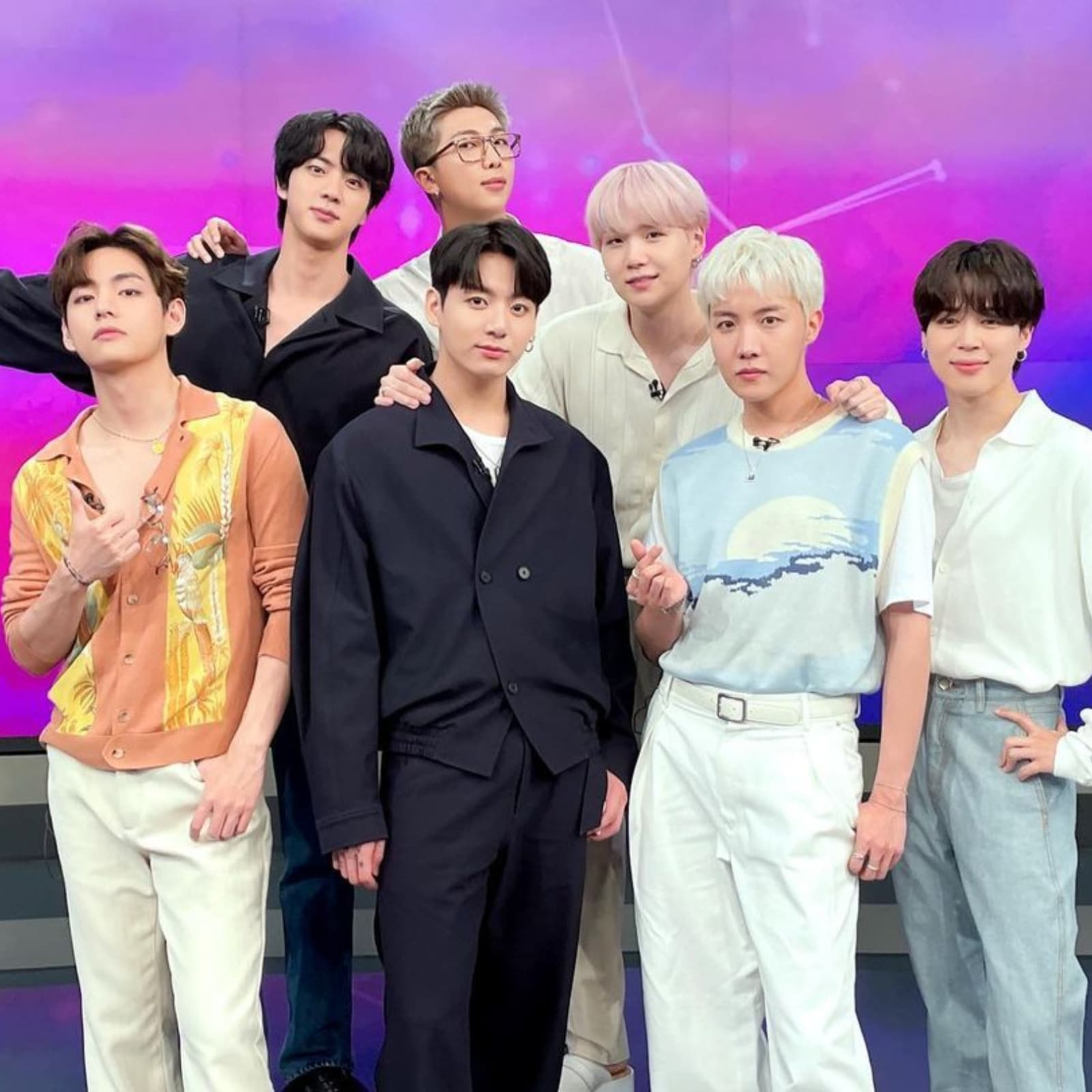 BTS tạm ngưng hoạt động nhóm, cổ phiếu HYBE lao dốc không phanh episode artwork