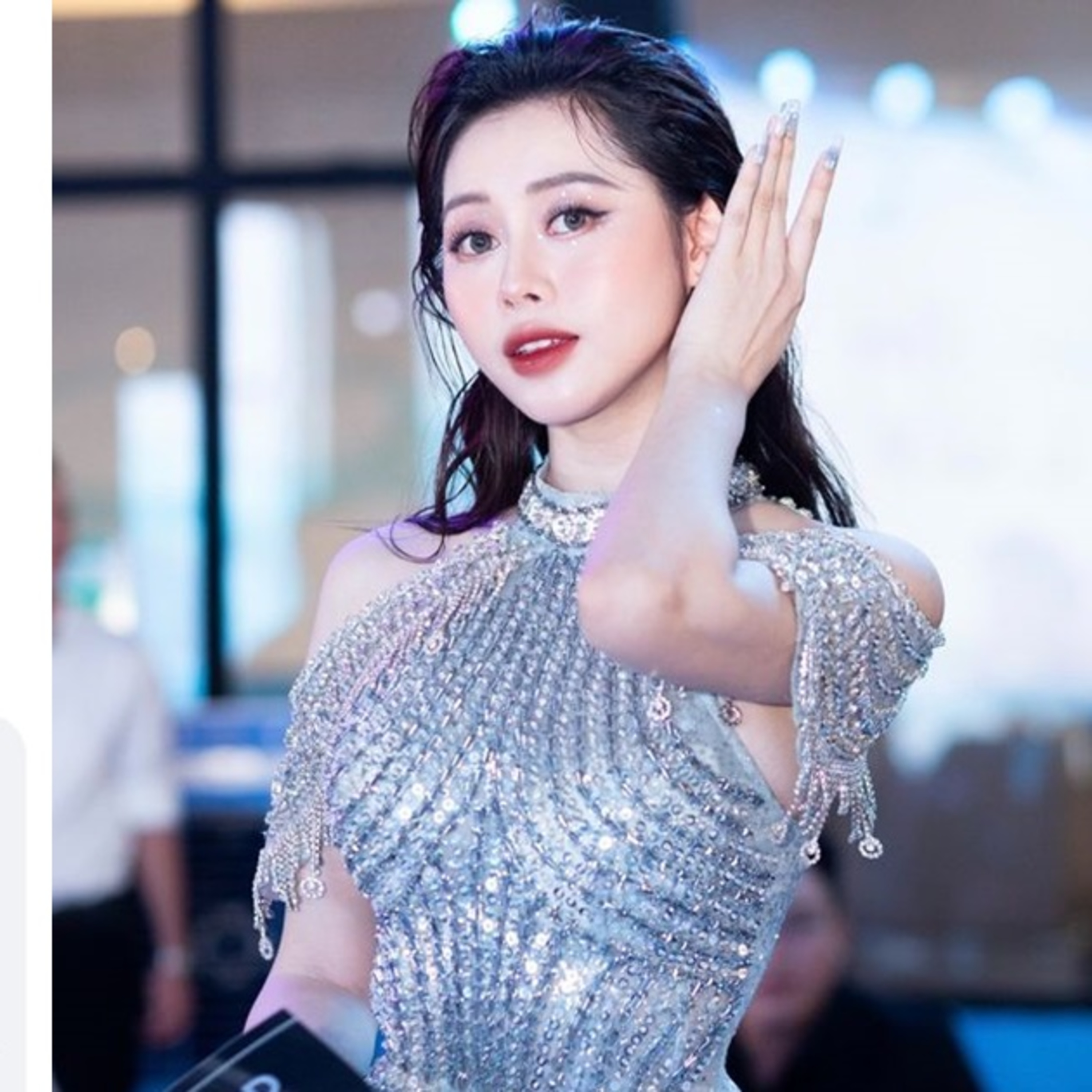 Việt Phương Thoa bị tố nói sai số tiền thuê váy, liền tung bằng chứng khiến phía NTK “cứng họng” episode artwork