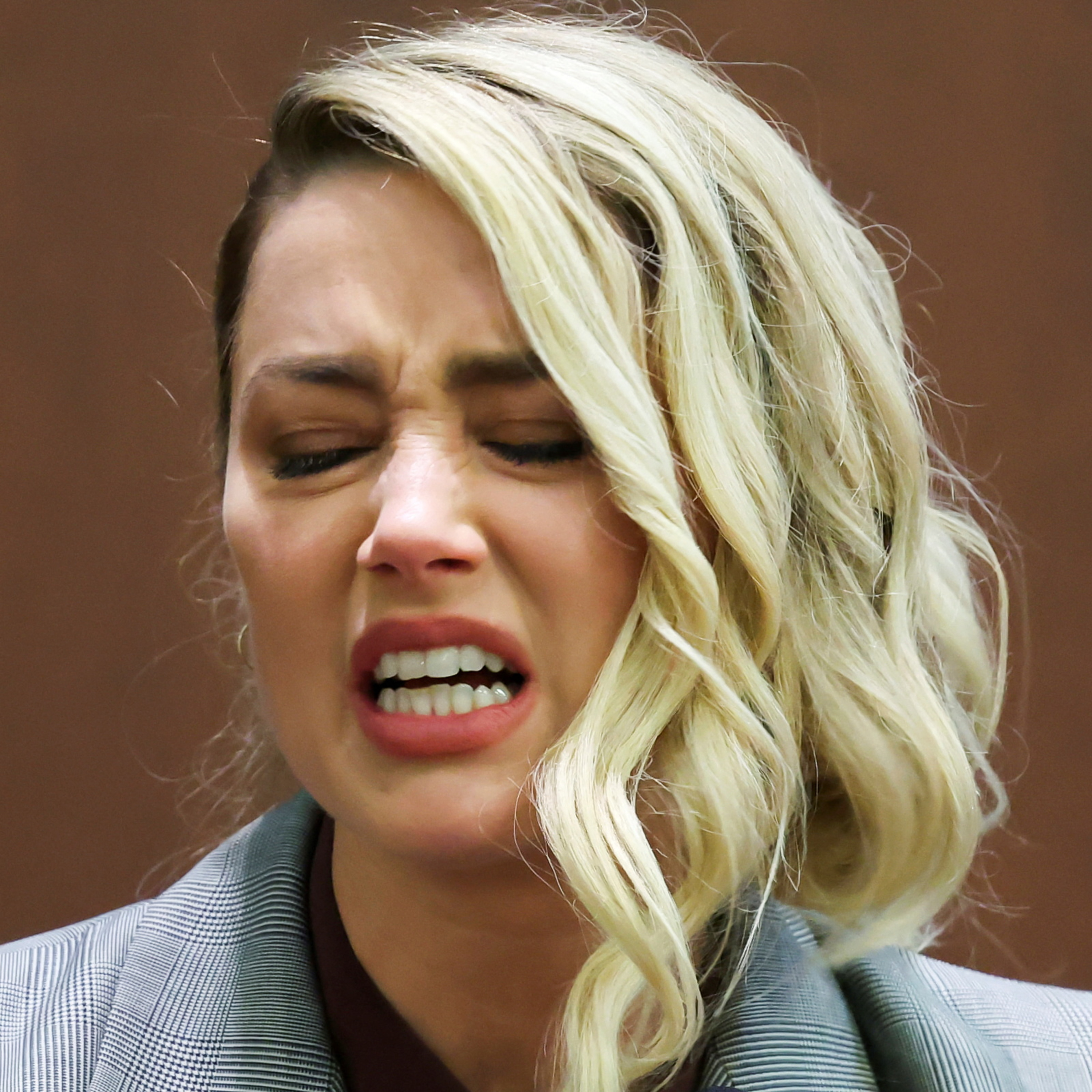 Amber Heard đau đầu về khoản nợ với Johnny Depp nhưng vẫn quyết trả nốt tiền từ thiện episode artwork