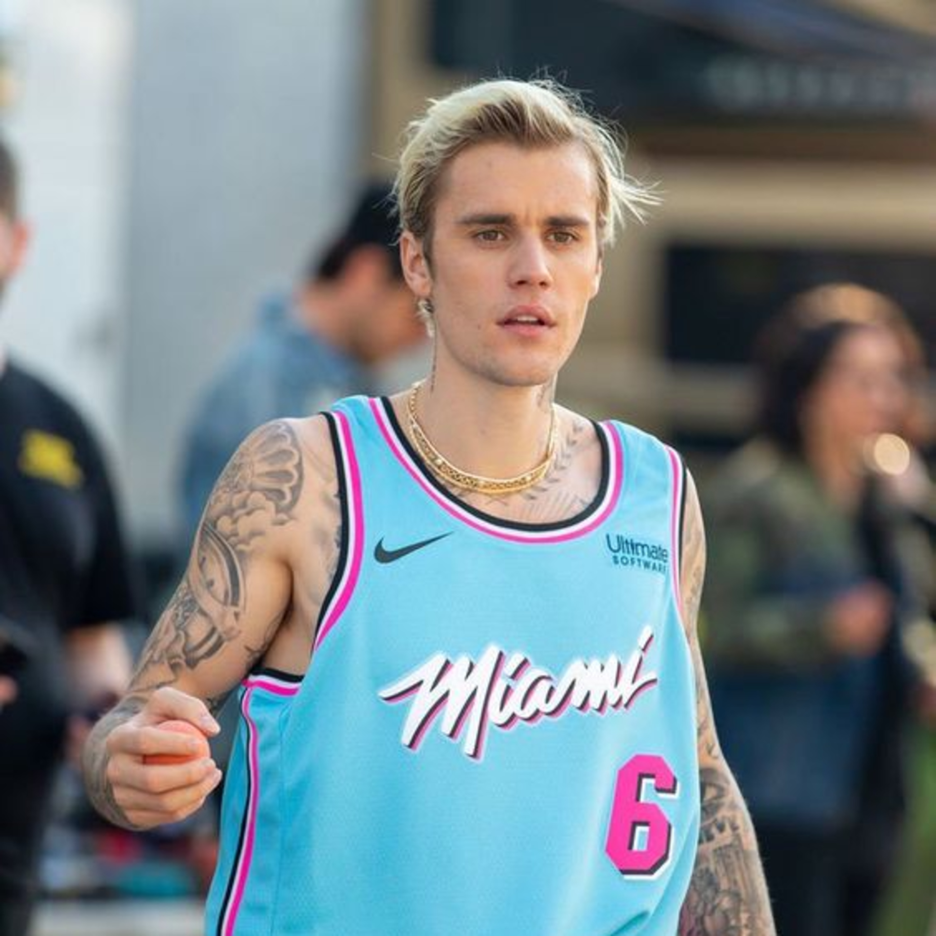 Justin Bieber ngưng hát: Không còn khả năng biểu diễn vì bị liệt mặt? episode artwork