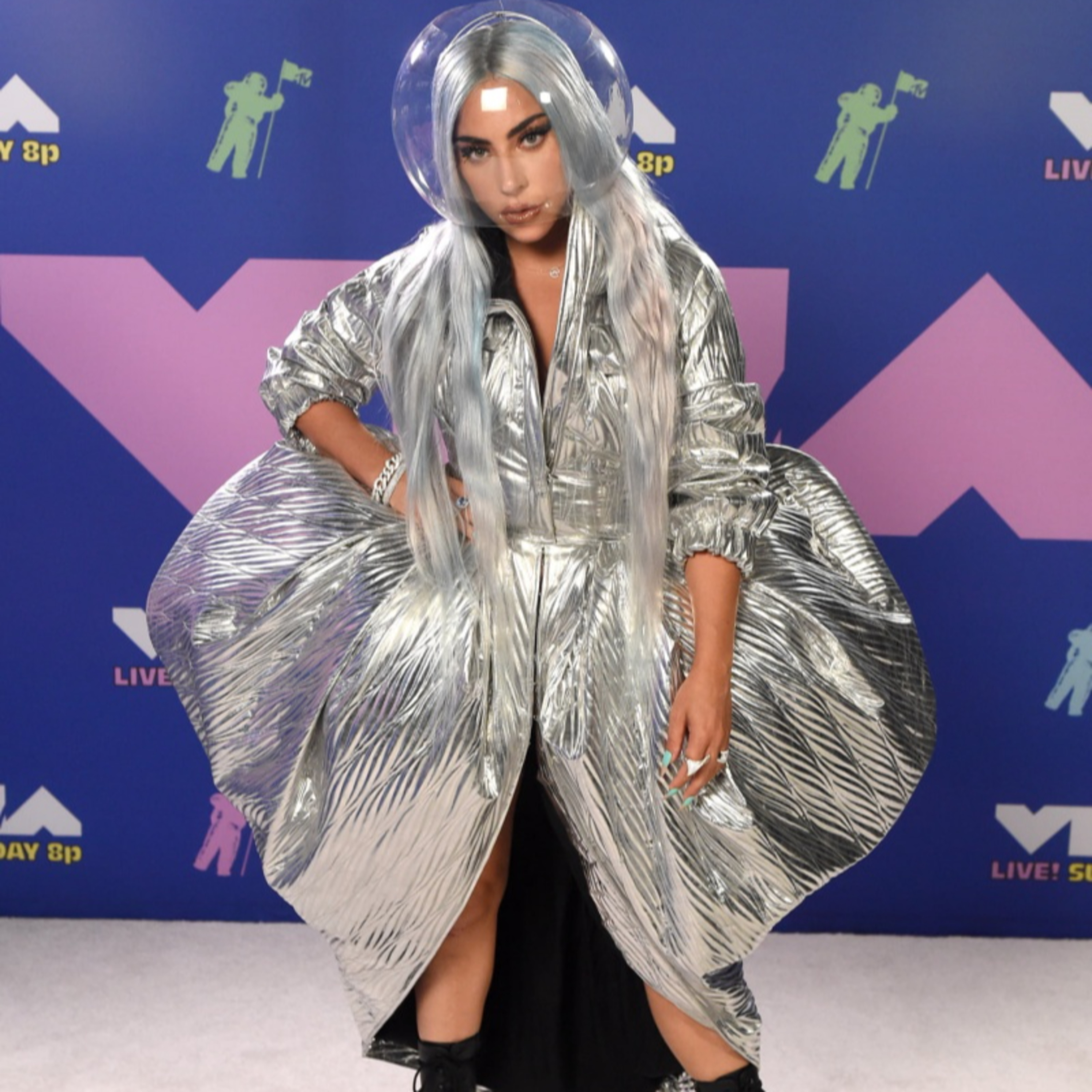 Lady Gaga, Justin Bieber, Katy Perry bị một số quốc gia ghét bỏ, “cấm cửa” episode artwork