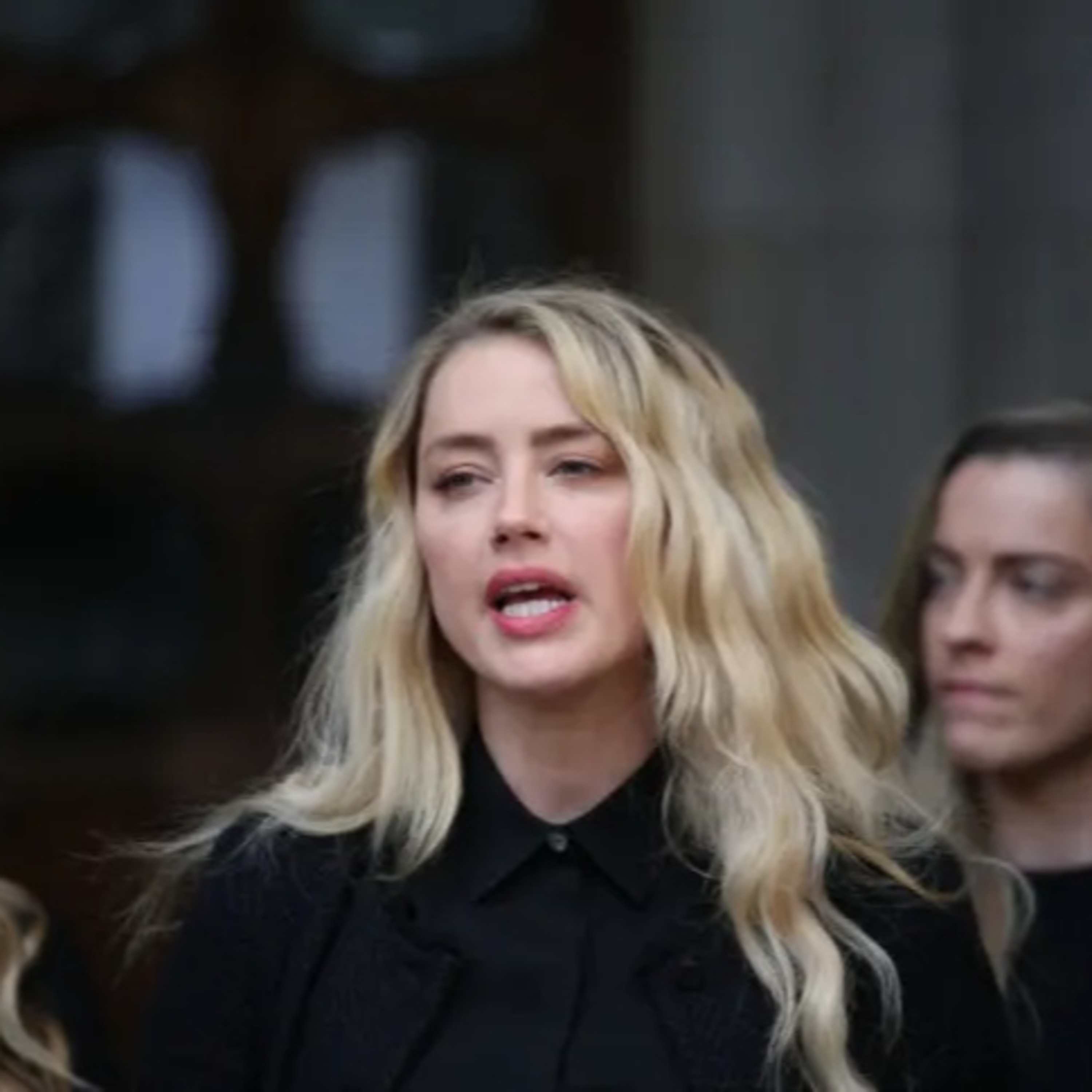 Tổ chức từ thiện bị nghi đồng lõa với Amber Heard đòi Johnny Depp bồi thường gần 2 tỷ  episode artwork