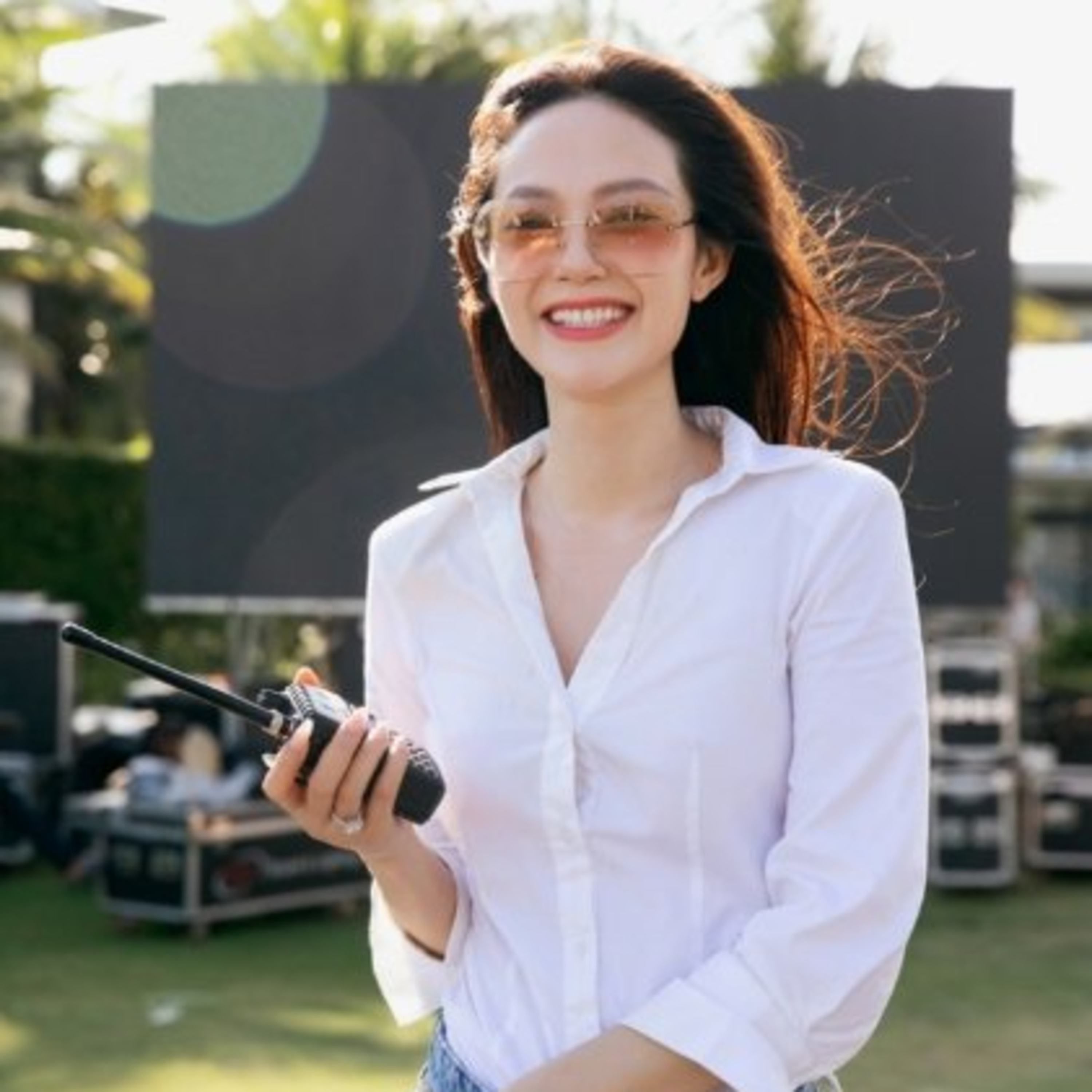 Chồng Minh Hằng lộ diện, được khen phong độ và đẹp trai  episode artwork