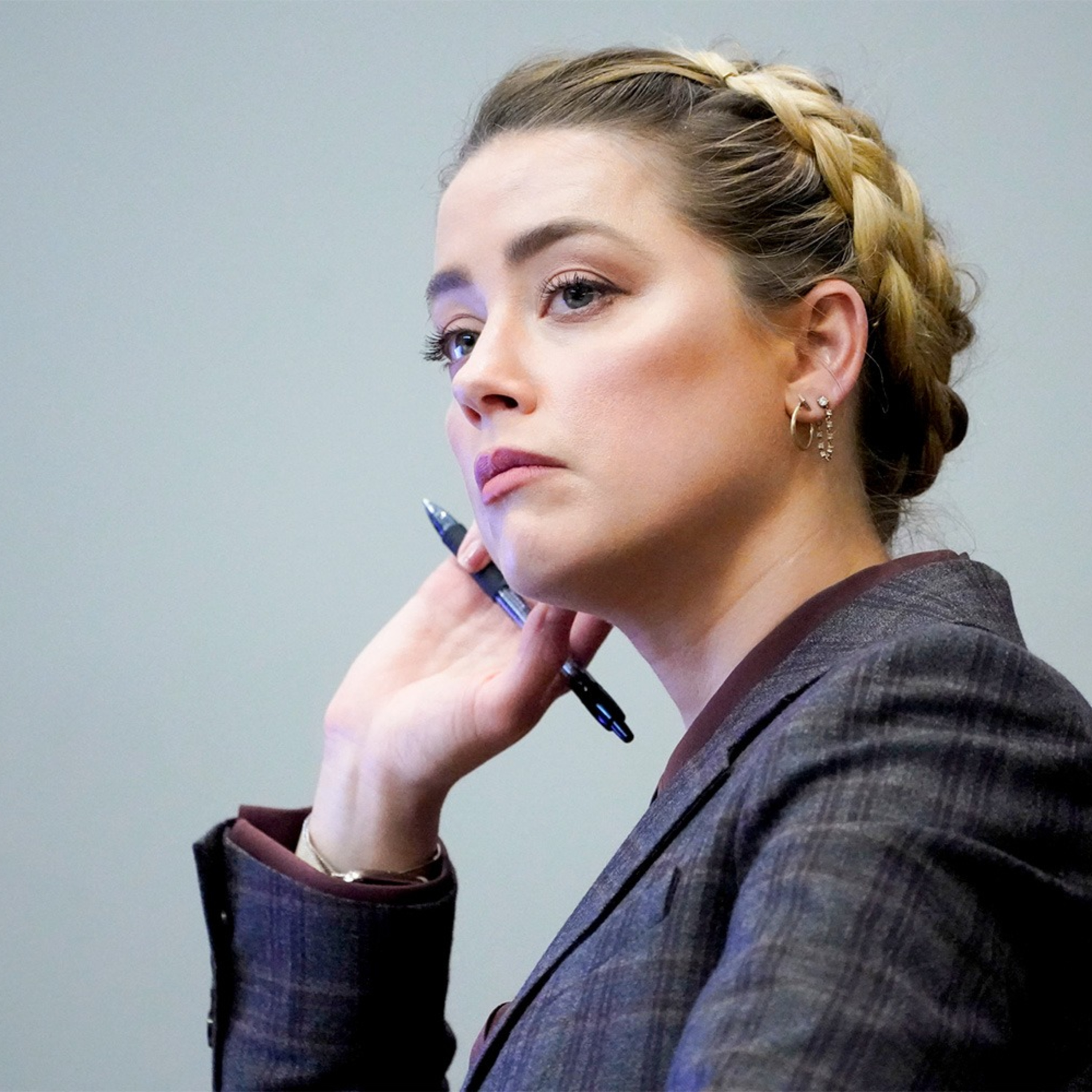 Amber Heard tiếp tục thách thức Johnny Depp: Cuộc chiến vẫn chưa kết thúc! episode artwork