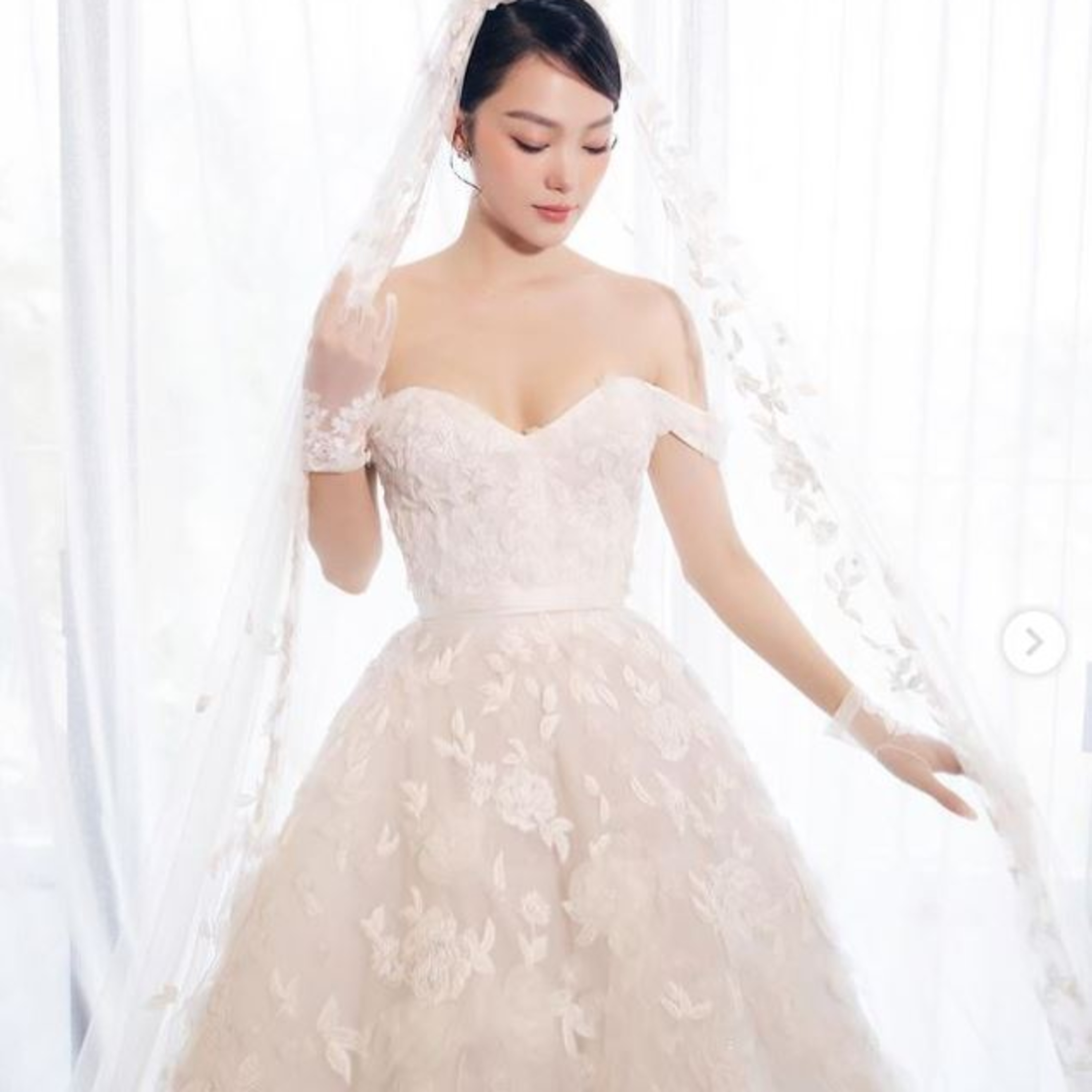 Chồng Minh Hằng 'quậy đục nước' trong đám cưới lộ cả body U50, cô dâu nhắn nhủ xúc động sau hôn lễ episode artwork